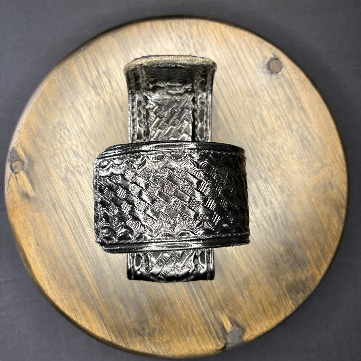 Universal Radio Holder, Basket Weave Leather0