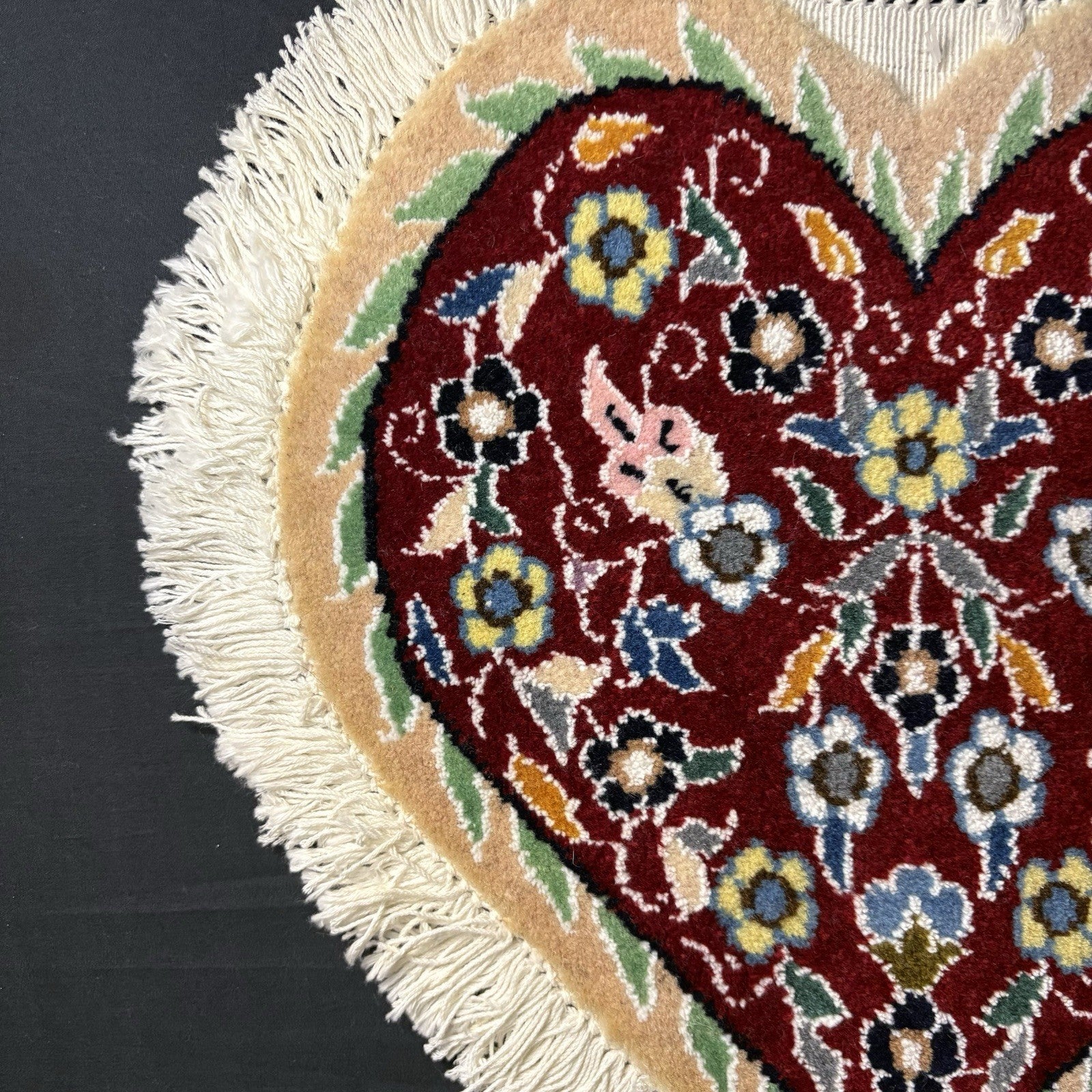 Heart Shape Rug Red w/Flowers Hand Knotted 14”x13” RARE 240 KPSI7