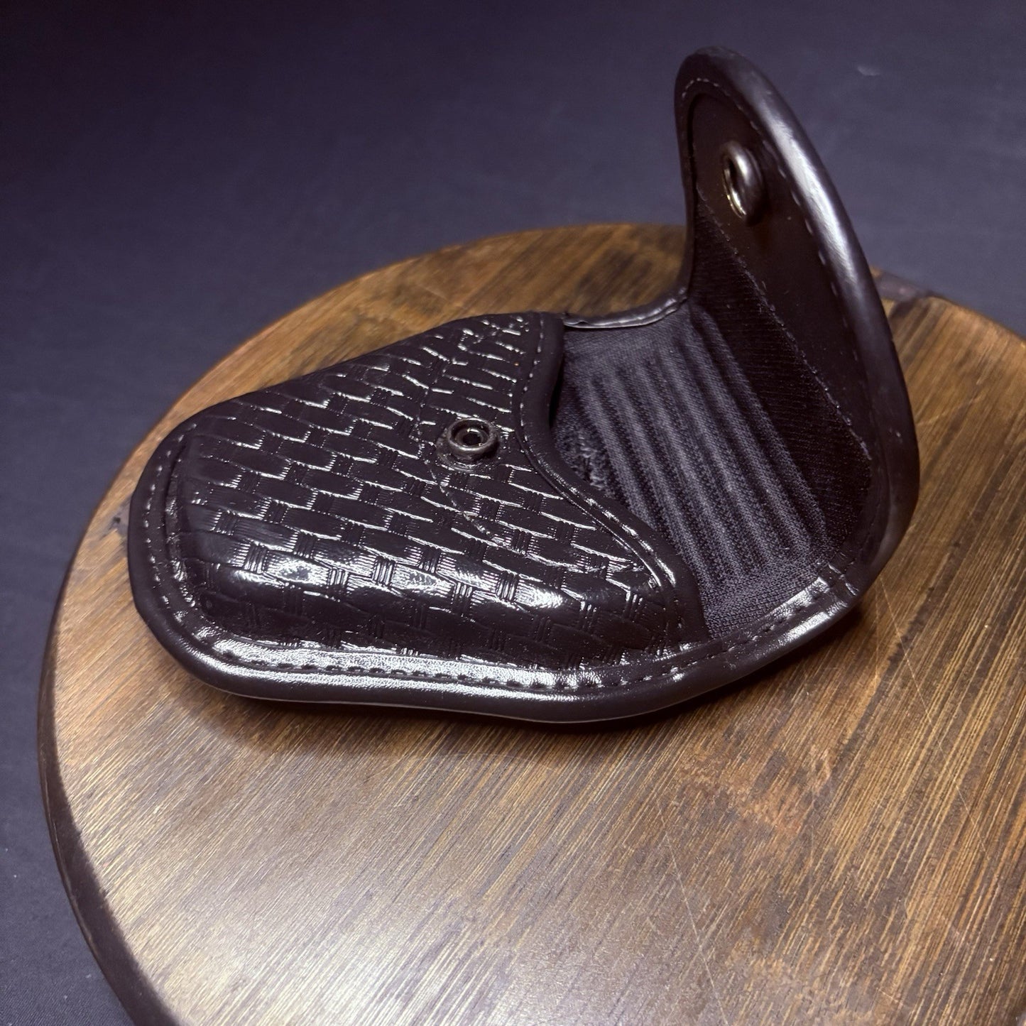 Bianchi Handcuff Case 7900 Basket Weave AccuMold Size 1 #220631