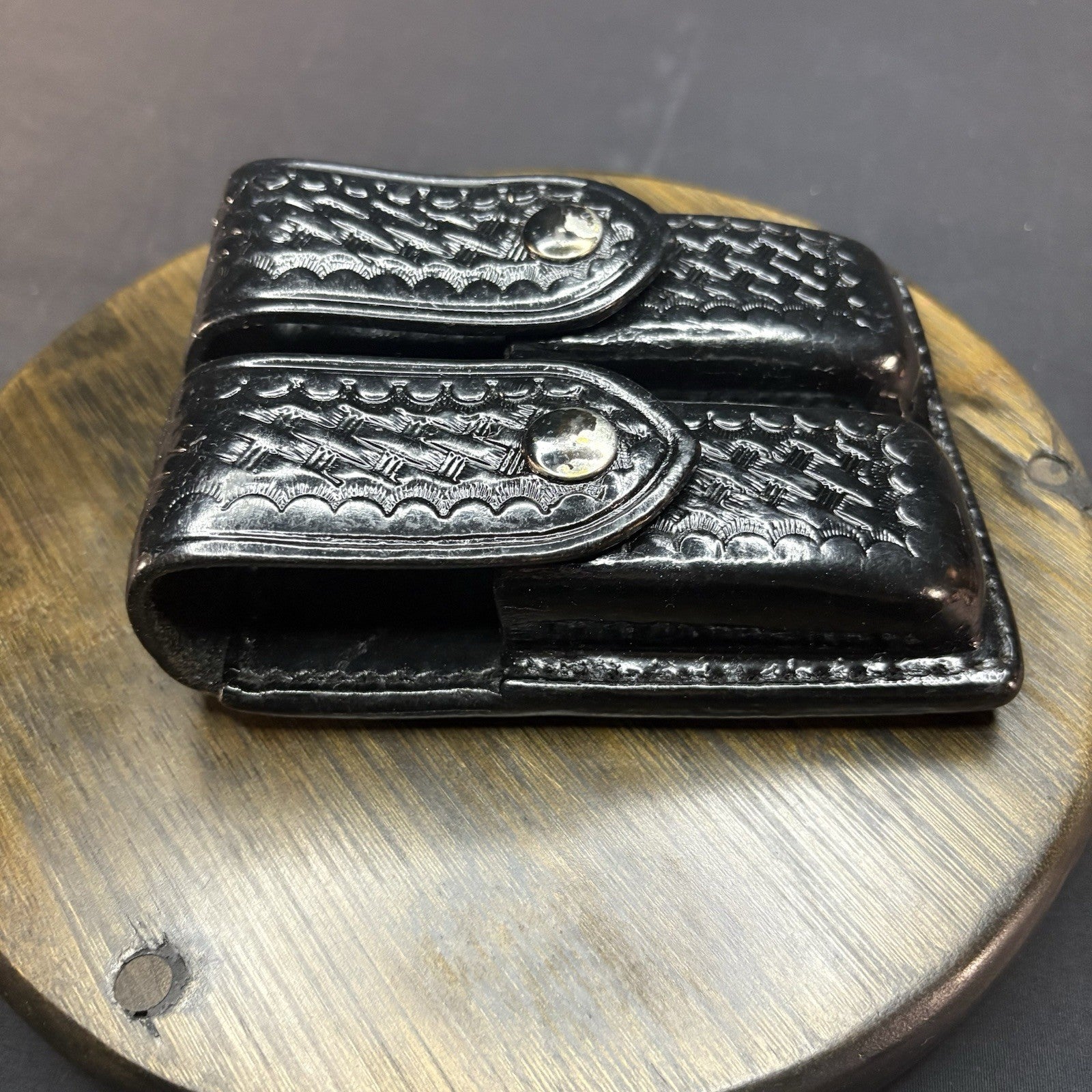 AKER 510 Black Basket Weave Leather Double Magazine Carrier Double Stack 9mm3