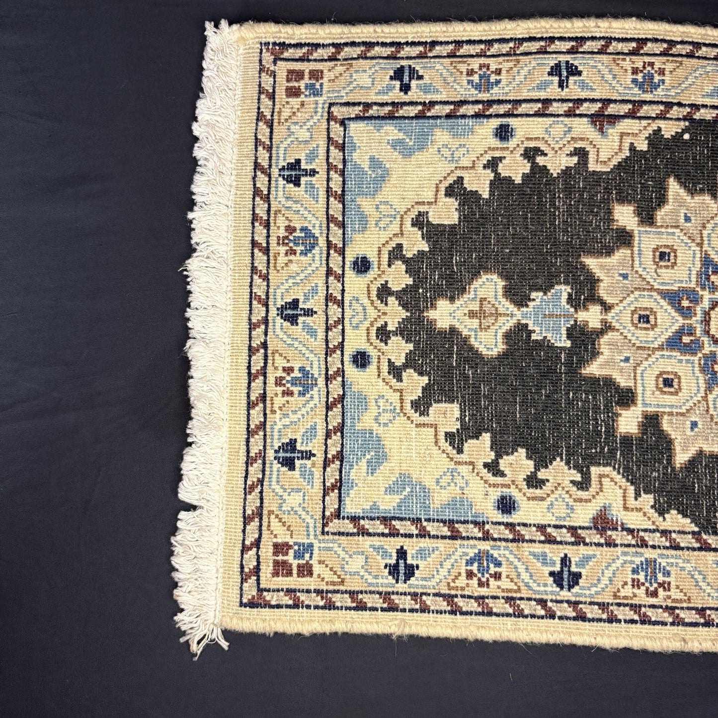 Persian Nain Rug Hand Knotted Blue Medallion 2'x1' or 14"x23" or 35cm X 60cm7