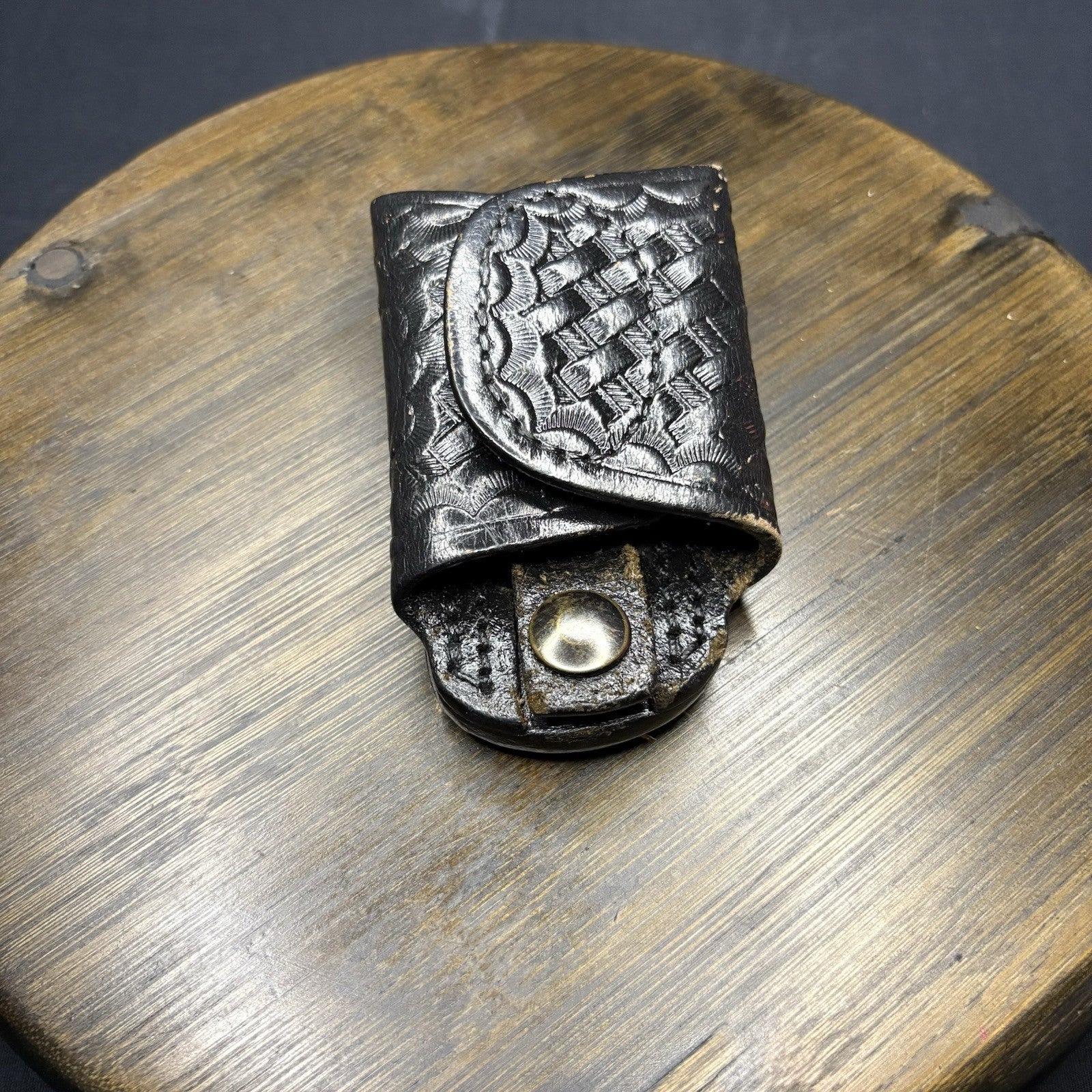 Dutyman Silent Key Keeper Basket Weave Leather Holder Brass Snap Model 42213