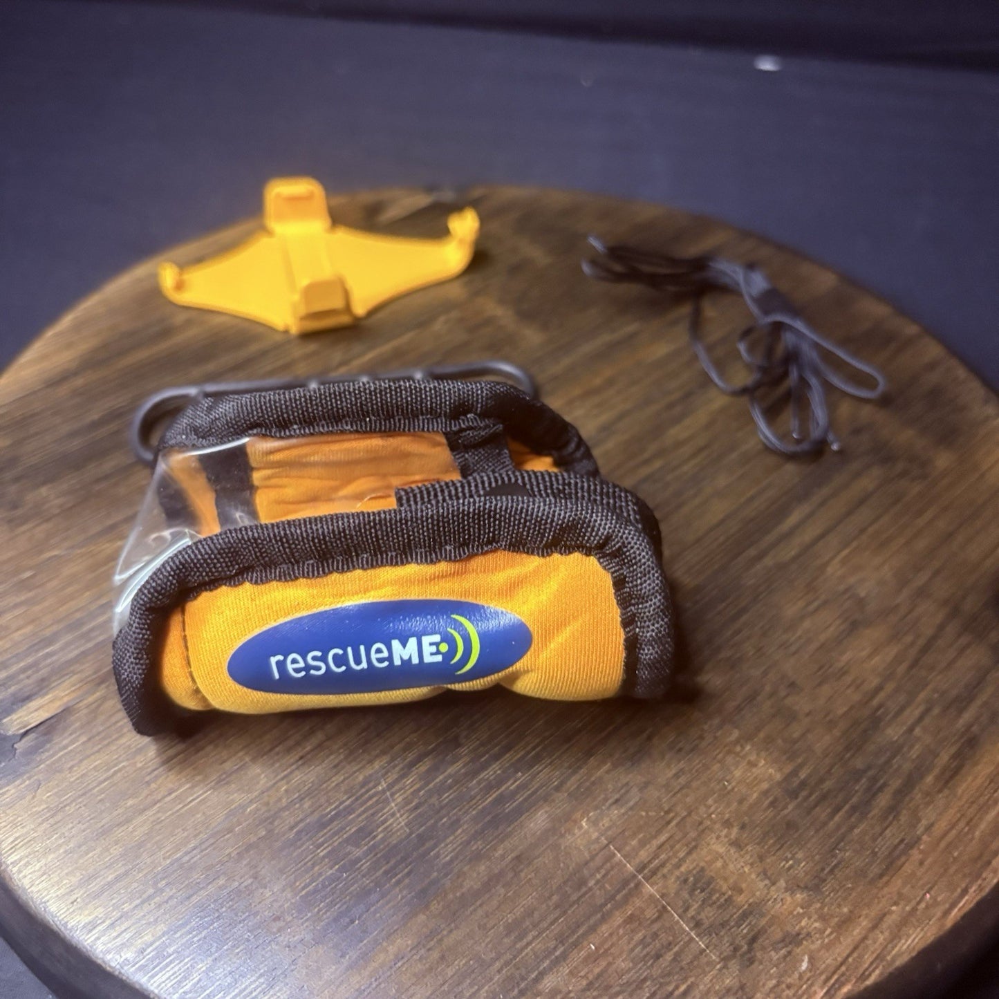 PLB1 Floatation Pouch & Accessories Ocean Signal Rescue Me Locator Beacon1