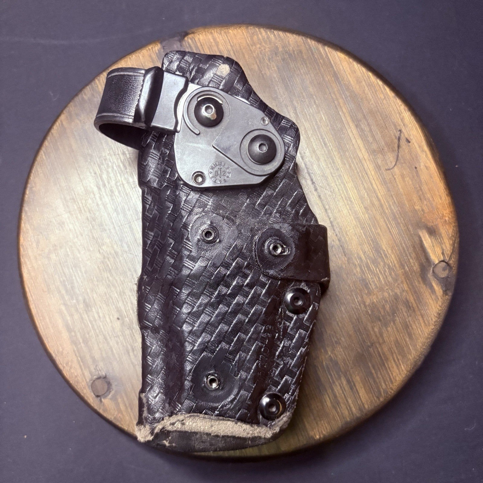 Safariland Glock 17/22  Duty Holster Right Hand Basketweave With Out Belt Loop3