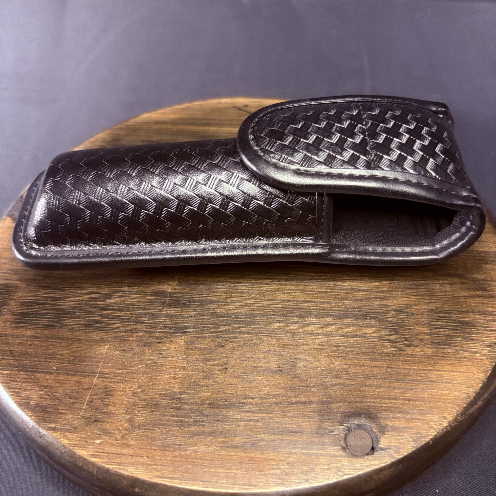 Bianchi Flashlight Pouch 7911 Size L Basket Weave Law Enforcement Hidden Snap1