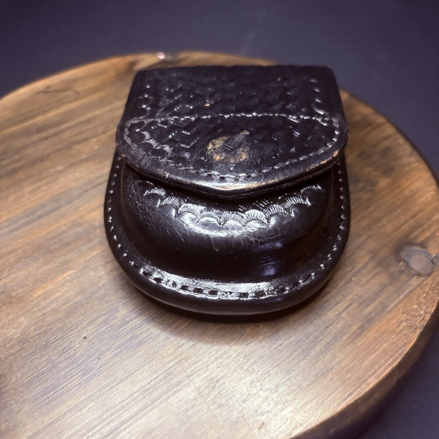 Aker 500 Handcuff Case, Leather Black Basket Weave Round3
