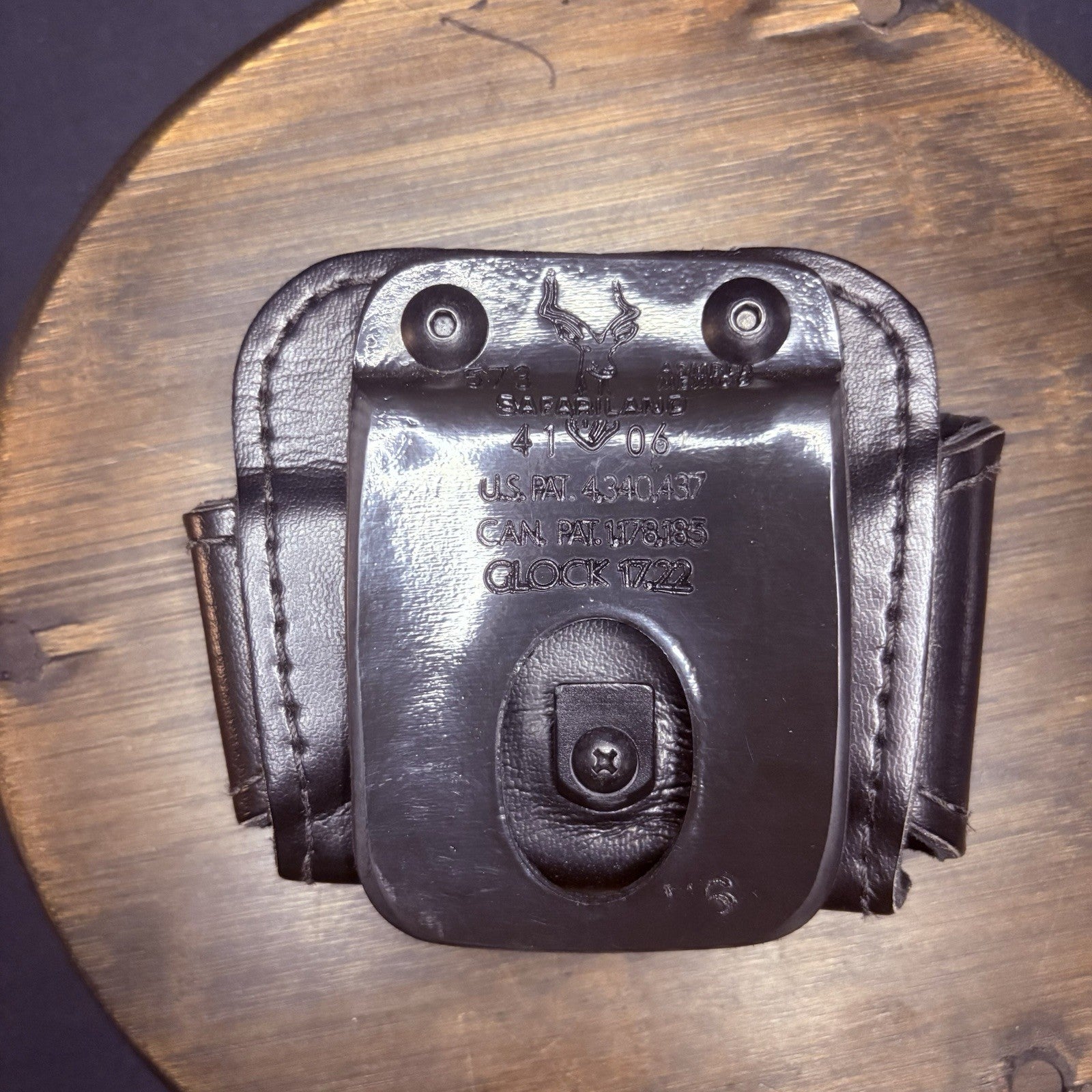 Safariland 573 GLOCK 17 / 22 Magazine & Handcuff Pouch Open Top Paddle6
