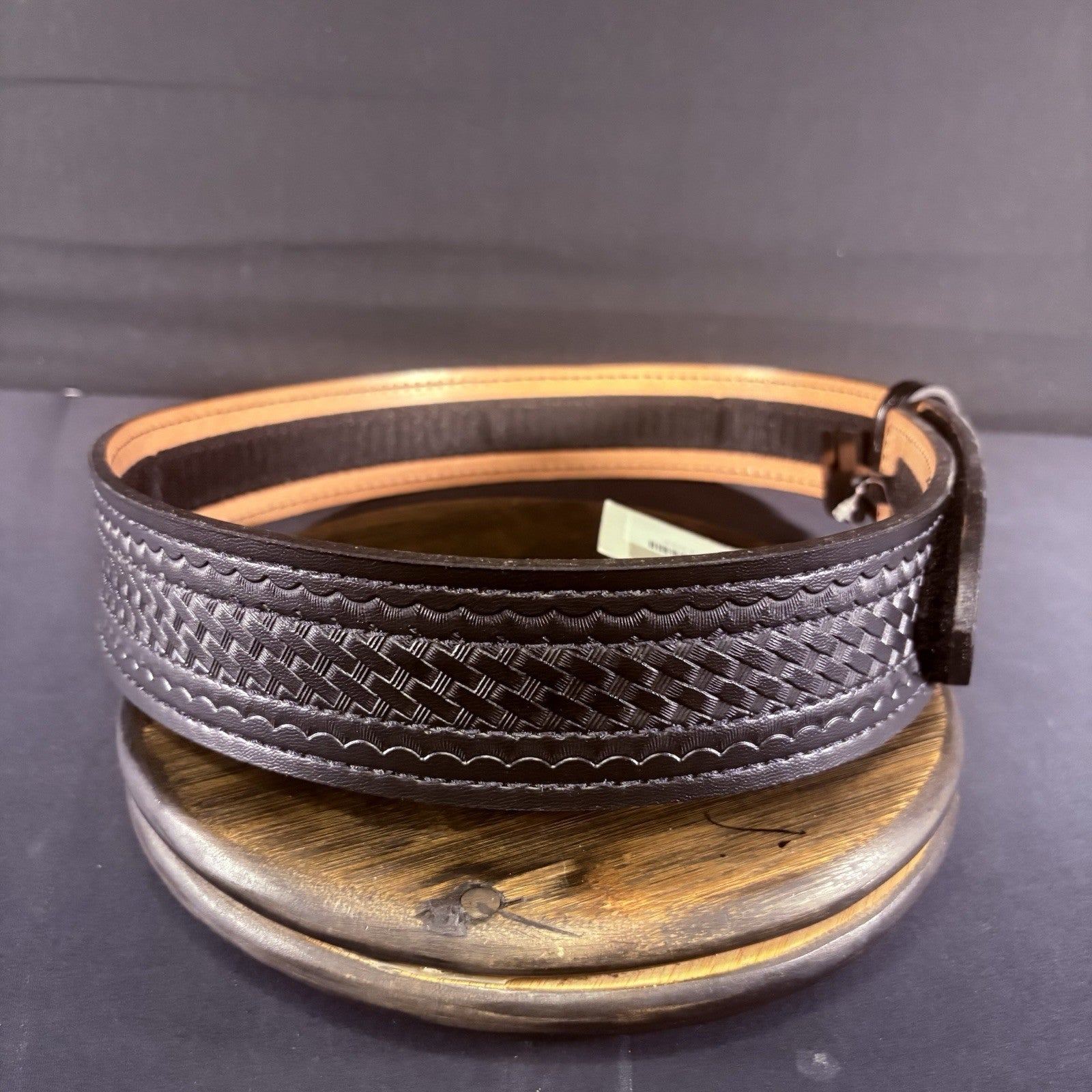 Safariland Buckleless Duty Belt Size: 36" Model 94 Lined Basket Weave 94-36-410