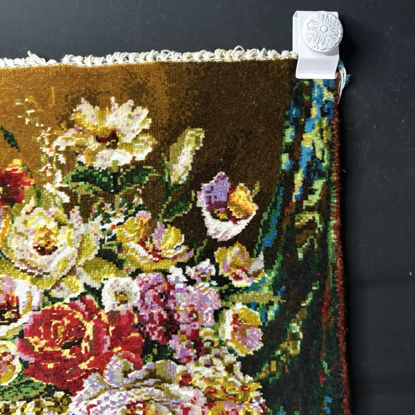 Pictorial Rug Flower Vase Hand Knotted 13”x19” Or 33X48cm w/Rug Hangers9