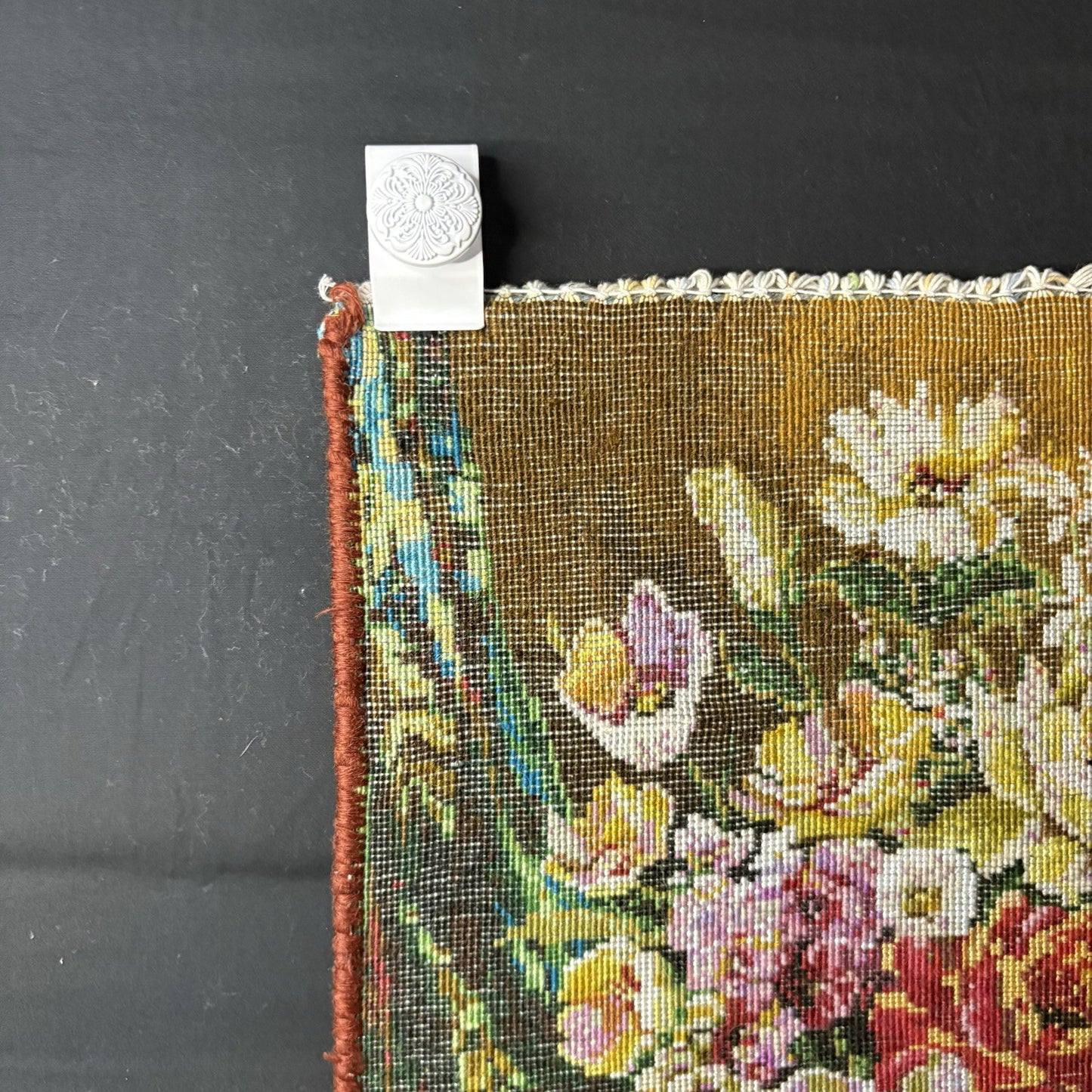 Persian Pictorial Rug Flower Hand Knotted 13”x19”, 33X48cm w/Rug Hangers18