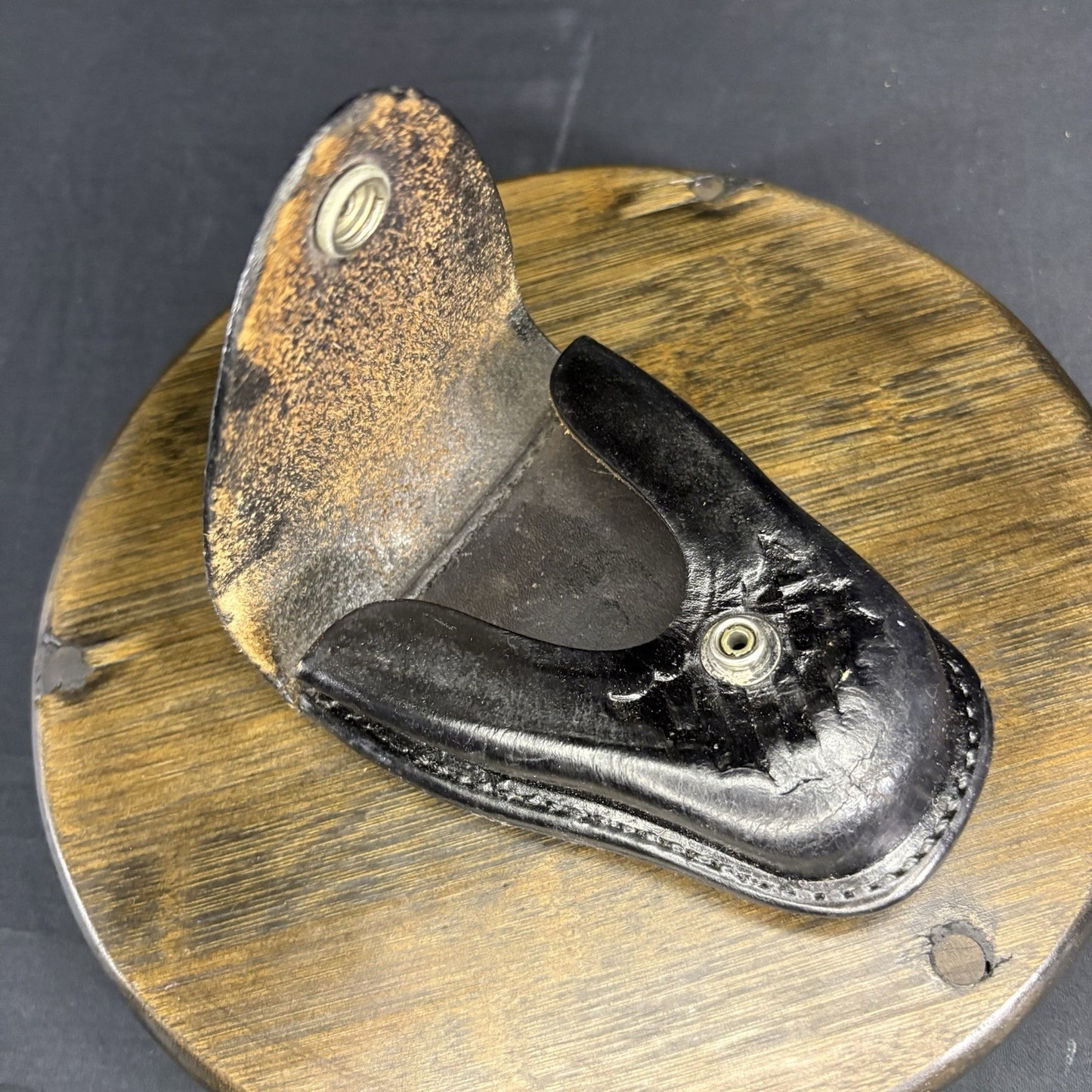 Gould & Goodrich Handcuff Case B70W Leather4