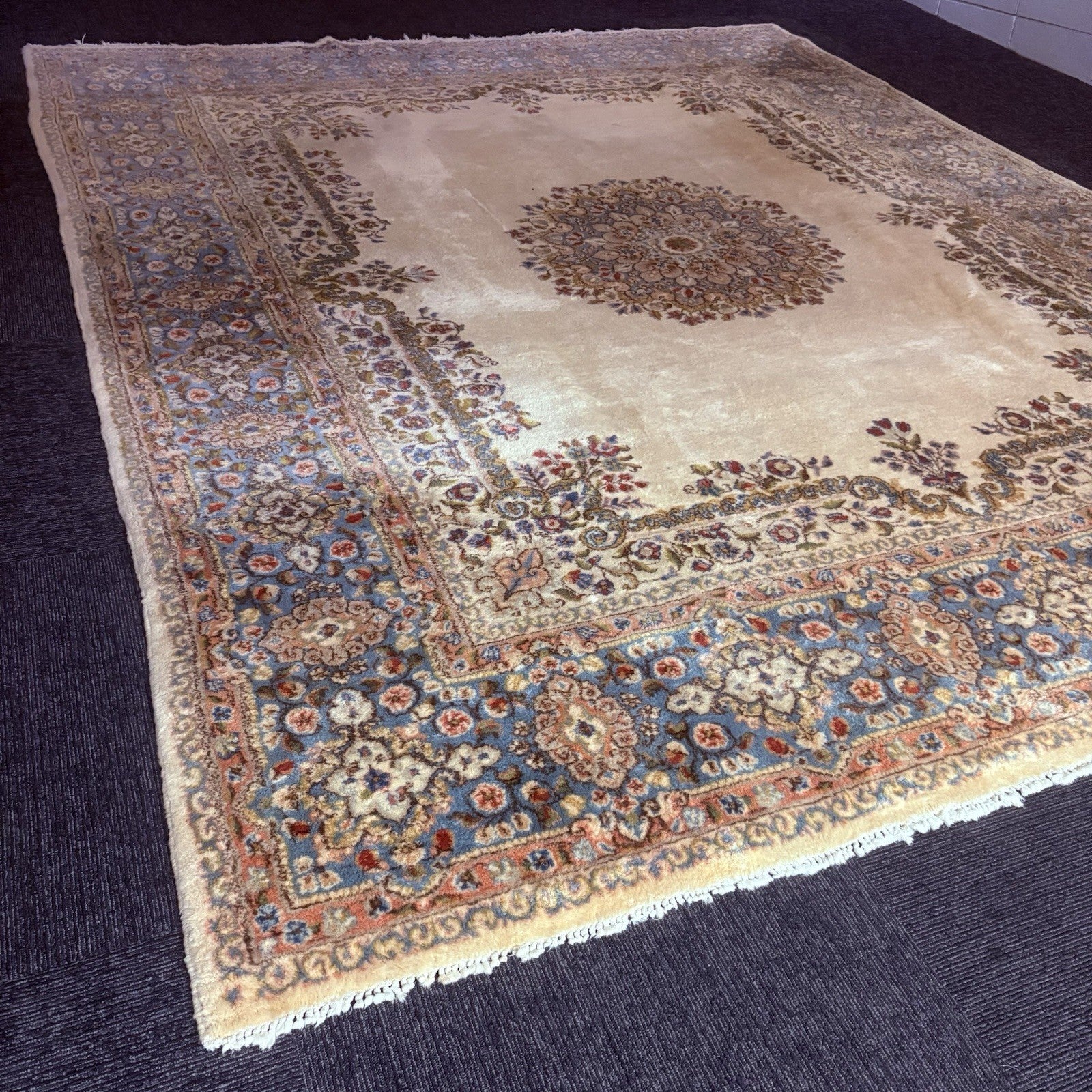 Antique Hand Knotted Rug 8'x10' Pastel Colors 289 KPSI Open Field Medallion2