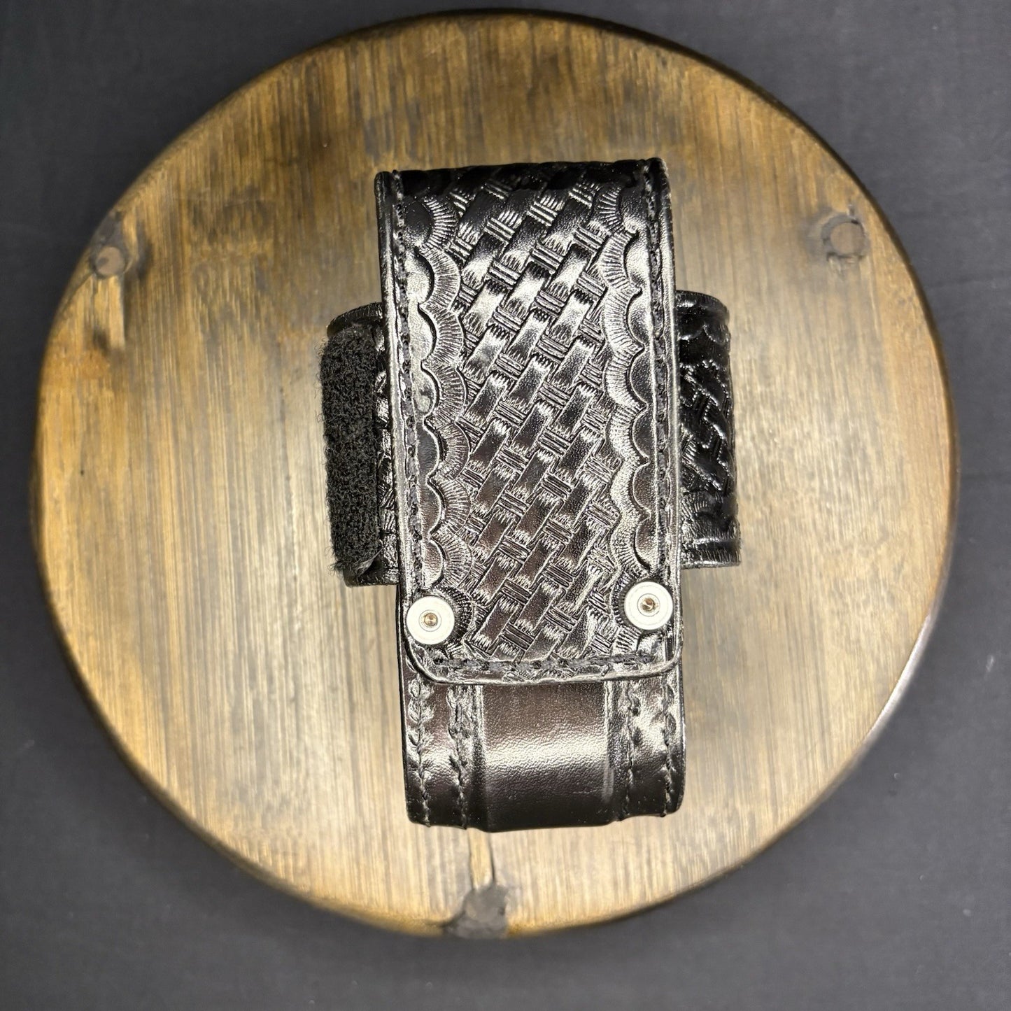 Universal Radio Holder, Basket Weave Leather4
