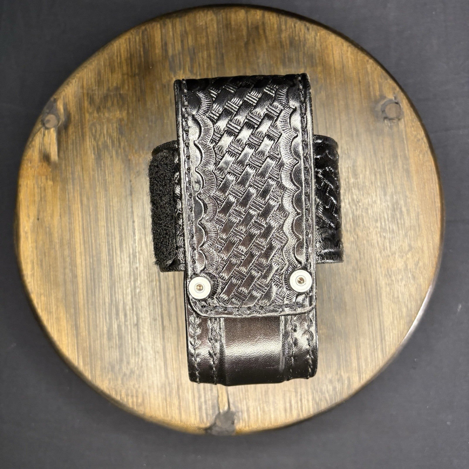 Universal Radio Holder, Basket Weave Leather4