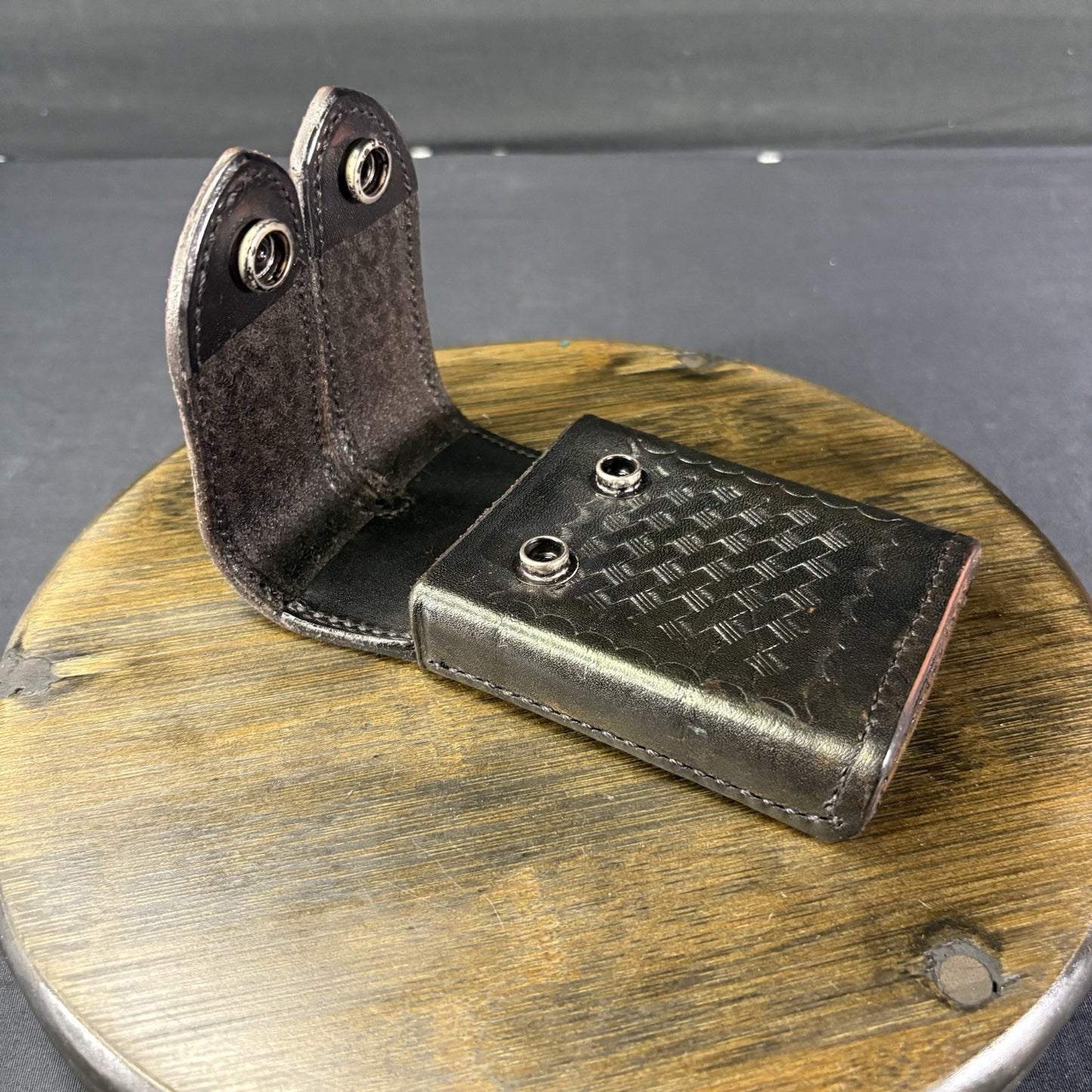 Safariland Leather Double Magazine Pouch Double Stack Brng 9mm S&W 59 .45 Auto2