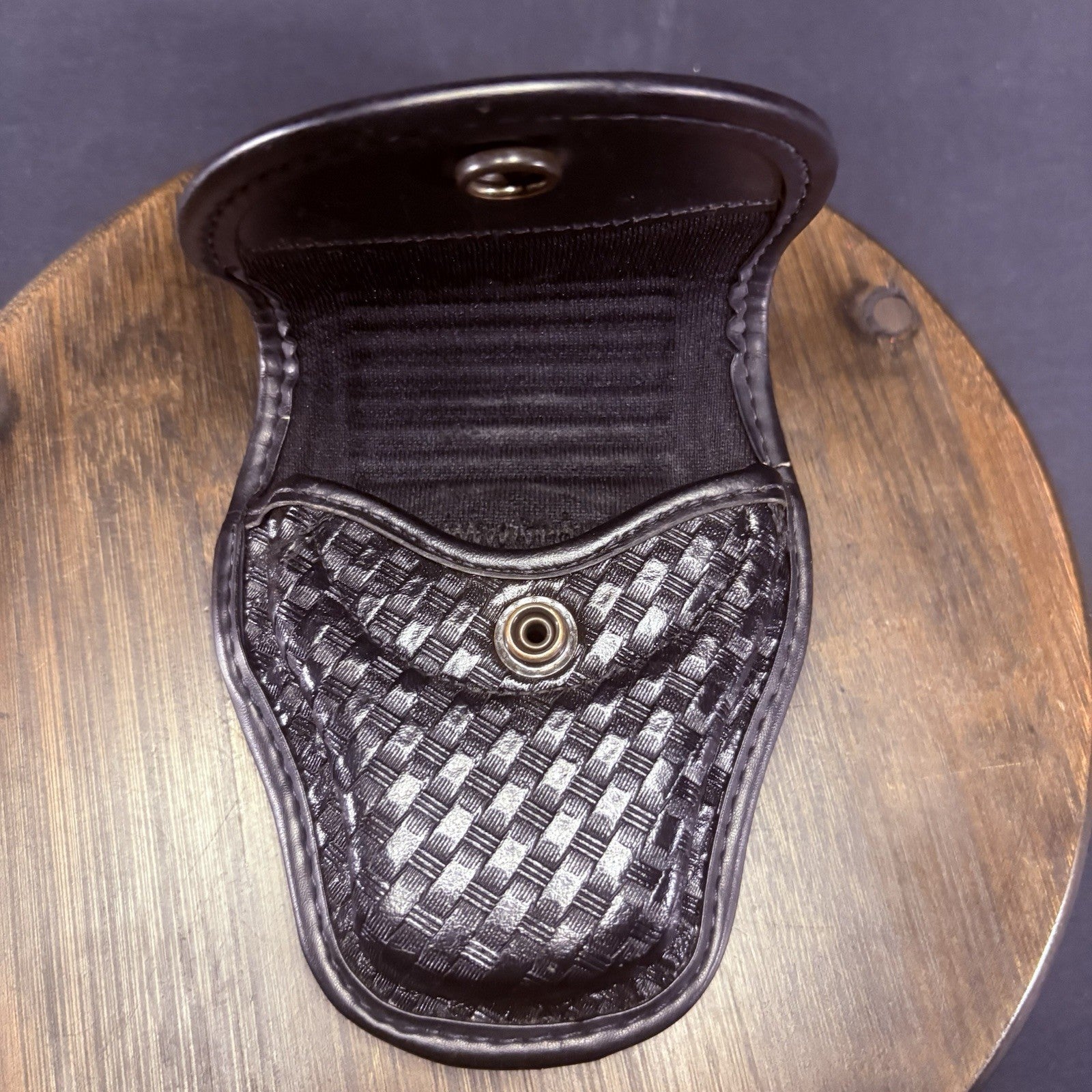 Bianchi Handcuff Case 7900 Size 2 Basket Weave AccuMold (Peerless 801 & ASP 100)1