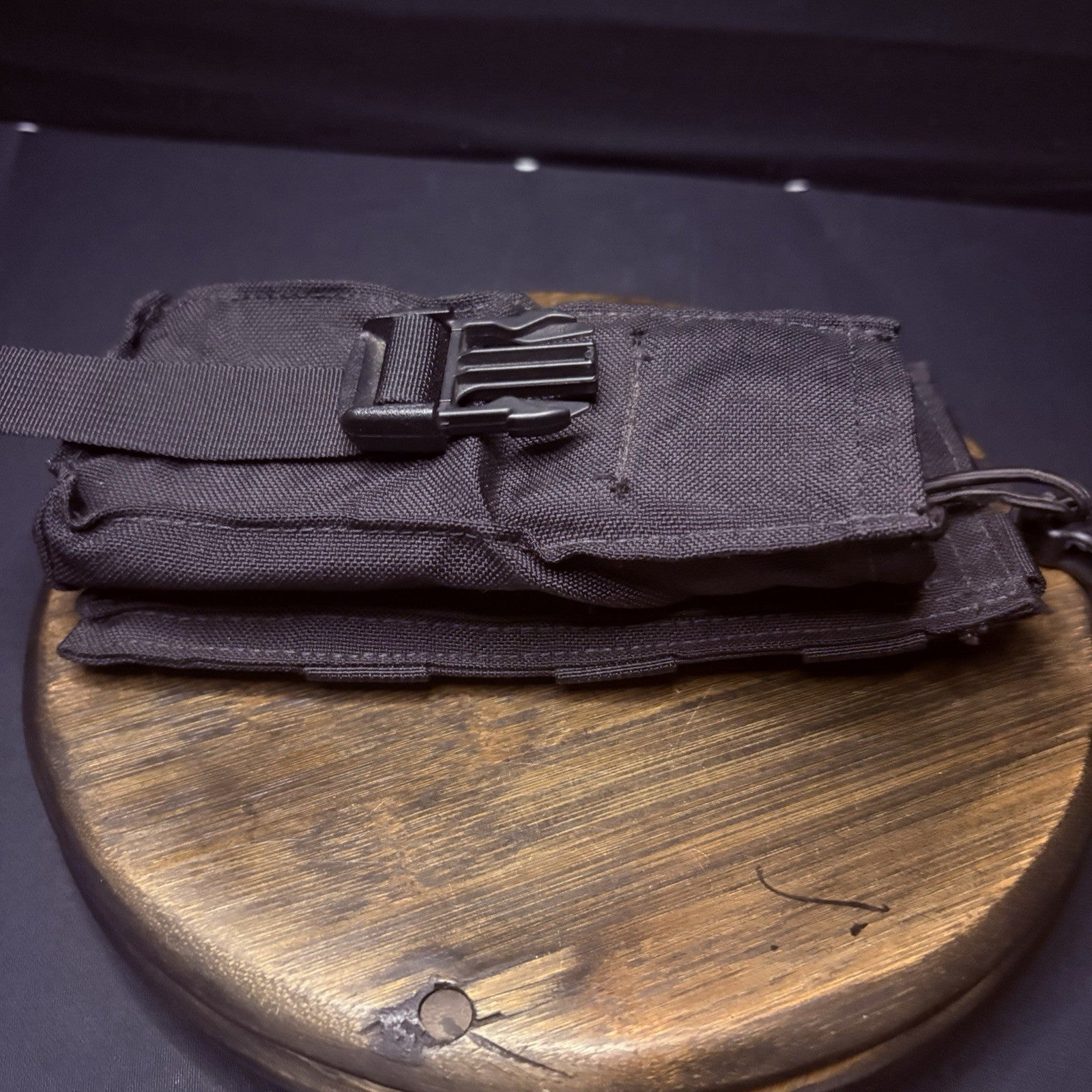 Safariland Protech TP21A Universal Radio Pouch with Bungee Closure Universal7