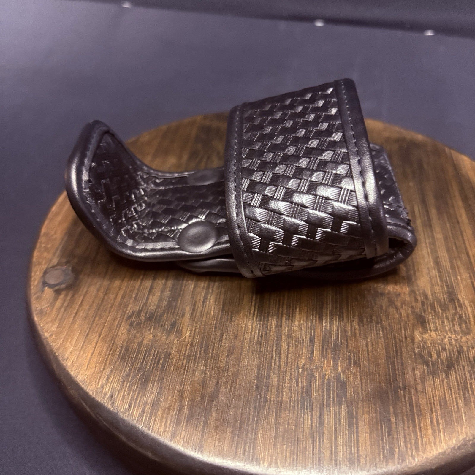 Bianchi Universal Radio Holder Model 7923 Size 1 Adjustable Basket Weave Leather4