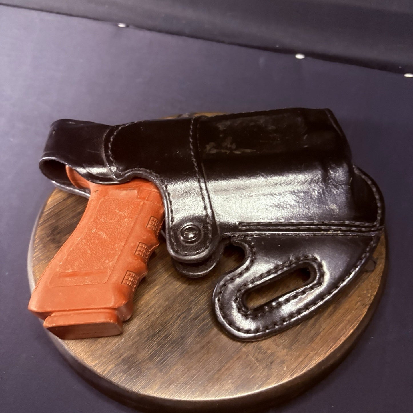 Aker Glock 167 Nightguard Holster RH Leather Belt OWB, Glock 17 + LIGHT6