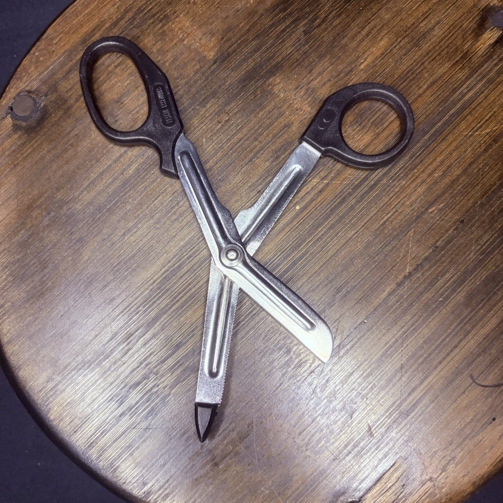Pack Of (4) Trauma Shears 5.5" Stainless EMT Scissors w/Rubber Safety Tip8