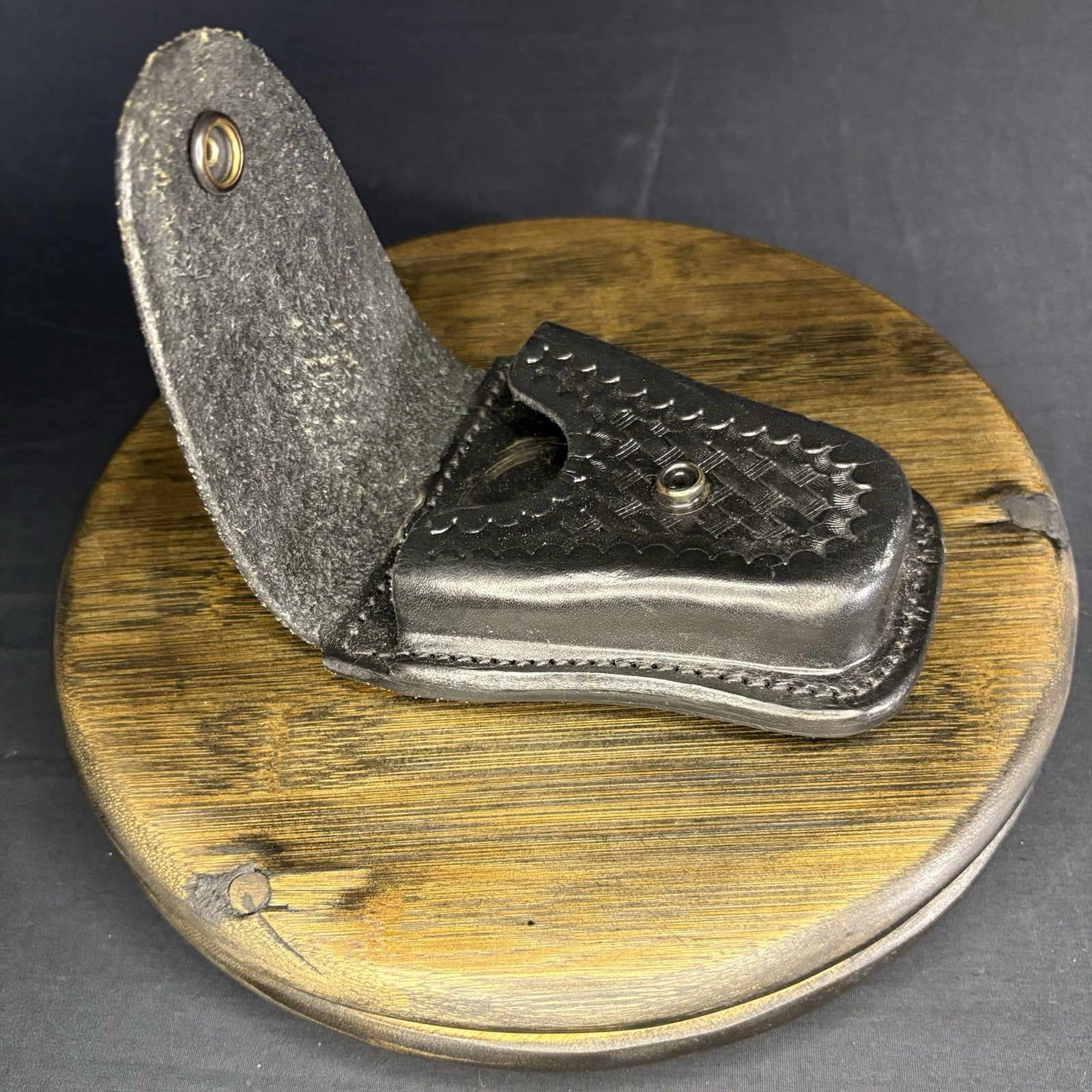 Aker Chain Handcuff Case 501 Basket Weave Leather Chrome Snap USA Made2