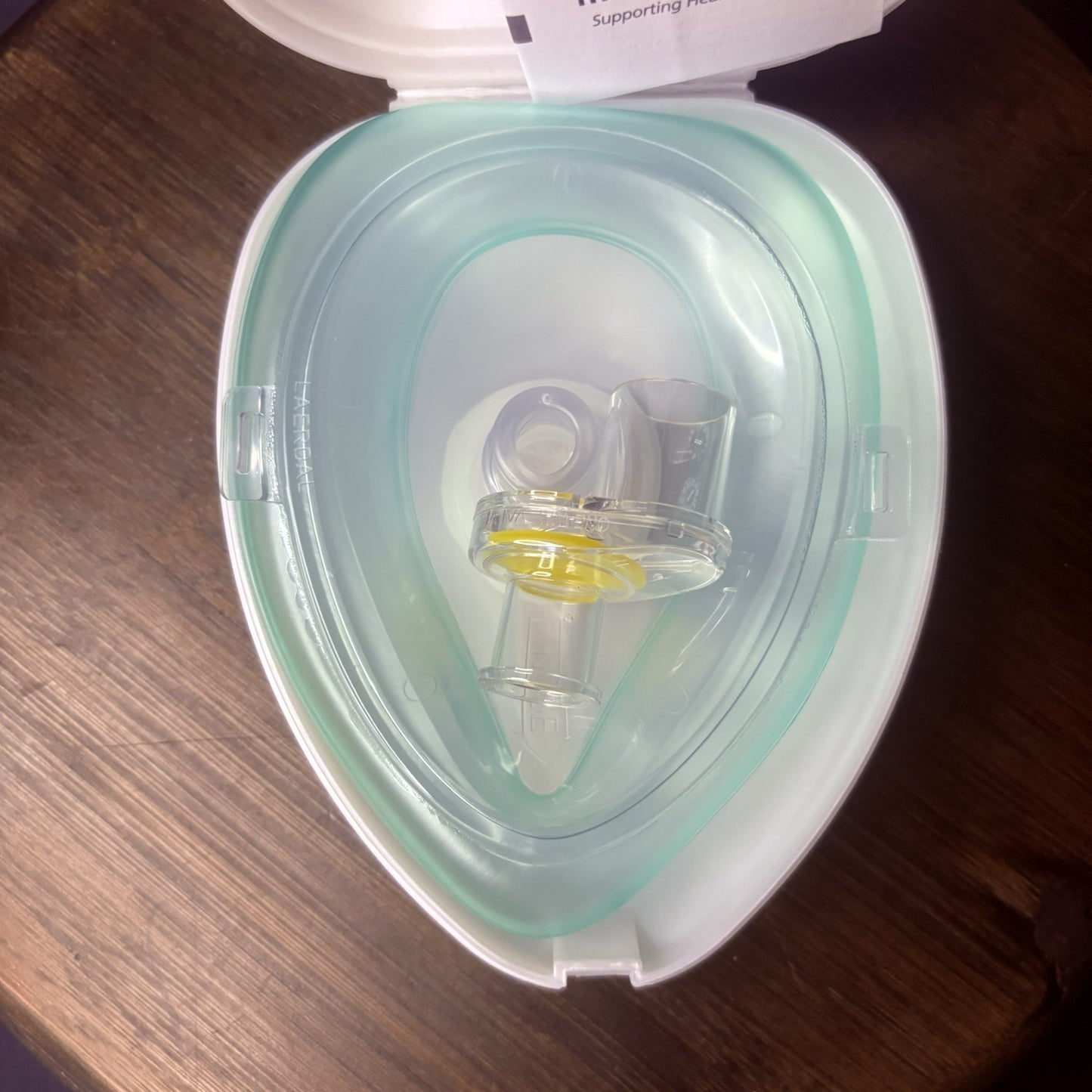 1 Pocket CPR mask in Hard Case - Mask With O2 Inlet One Way Valve & Hard Case6