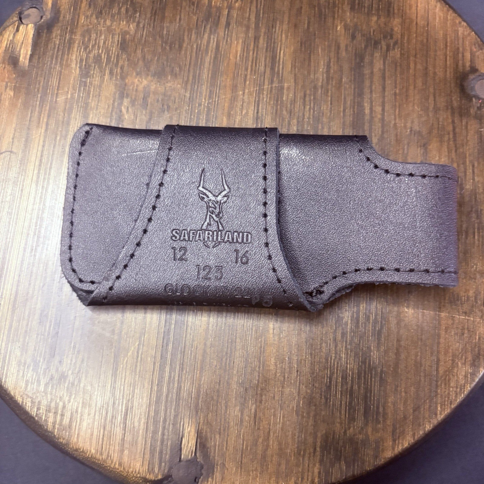 Safariland 123 Horizontal Single Magazine Holder Leather GLOCK 17, Beretta, S&W3