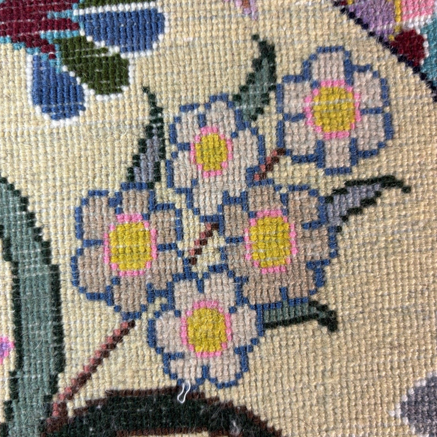 Persian Nain Round Flower Rug Yellow Hand Knotted Size 20”x20” Or 50cm X 50cm19
