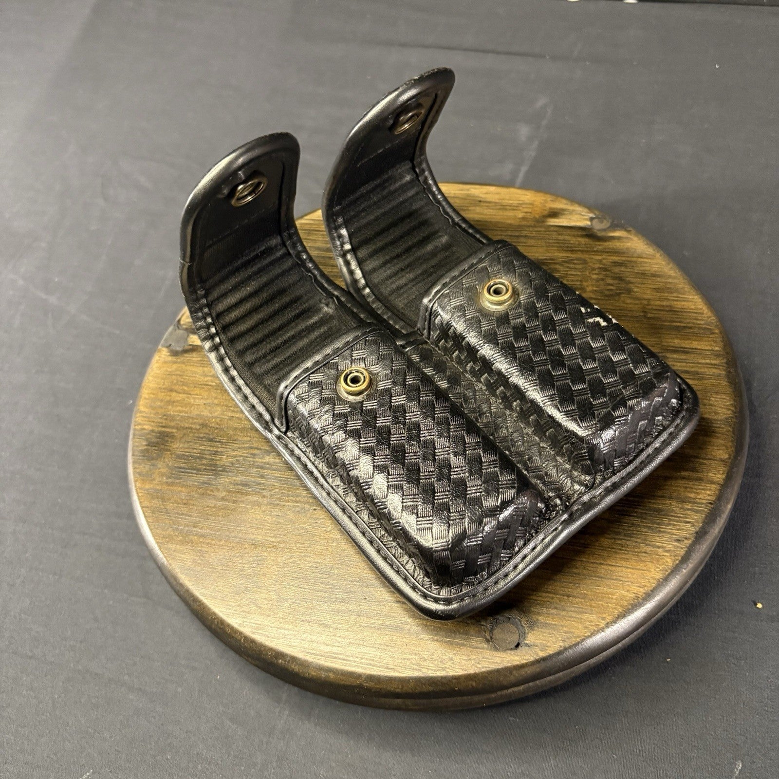 BIANCHI Double Magazine Pouch 10mm .45 AccuMold Elite Leather BasketWeave Size 41