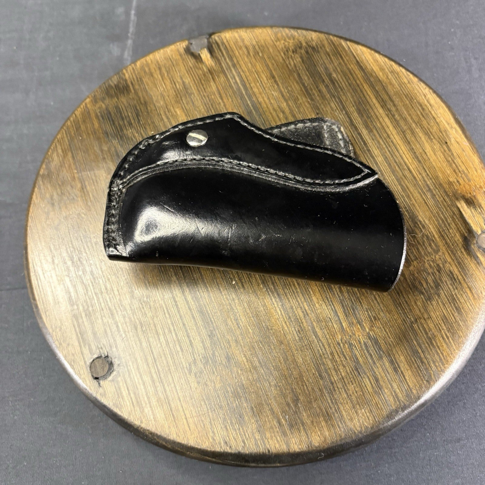 Hunter 33 26P2M Leather Holster For Small Autos With Adjustable Retention Screw5