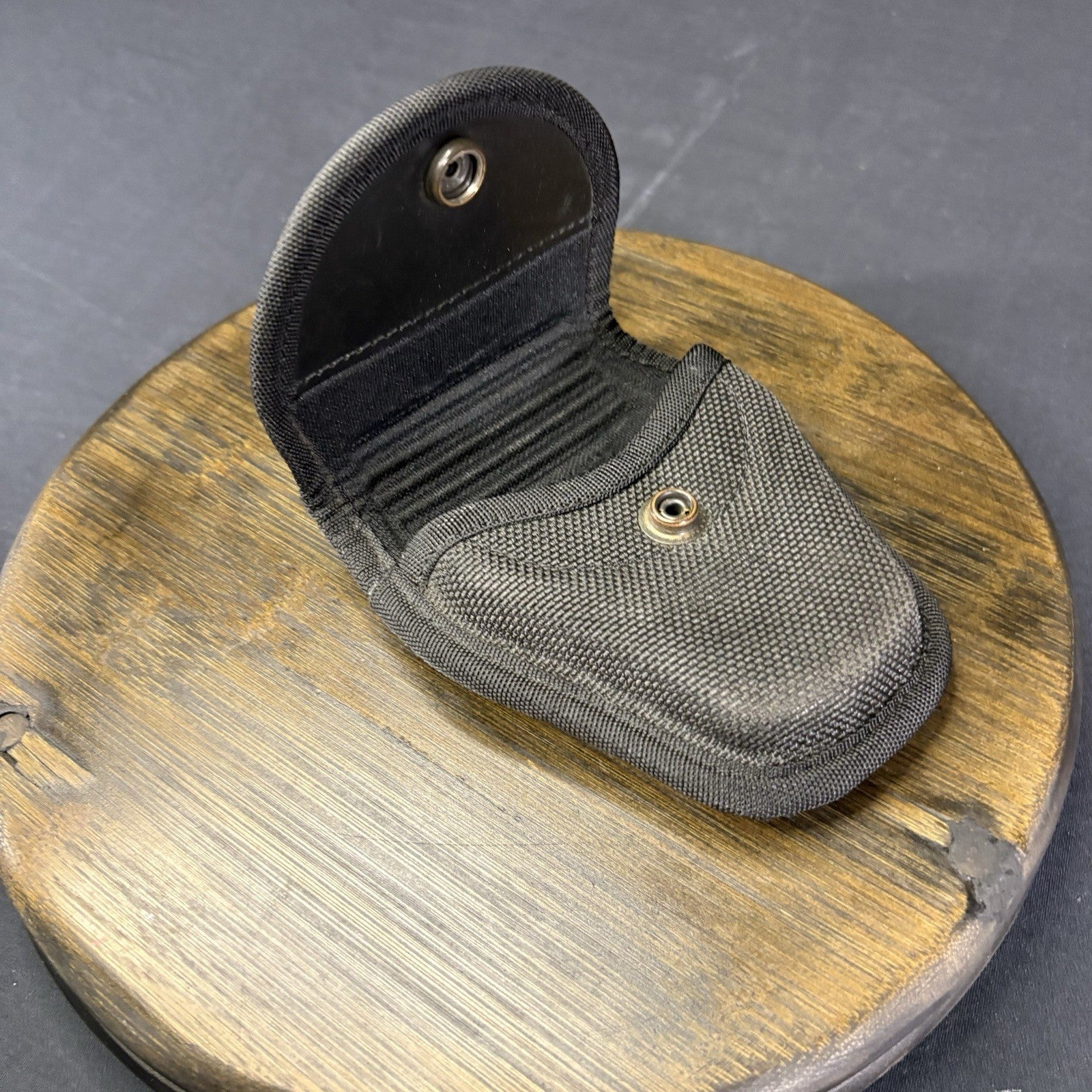 Bianchi AccuMold Covered  Handcuff Case - Hidden Snap - Nylon4