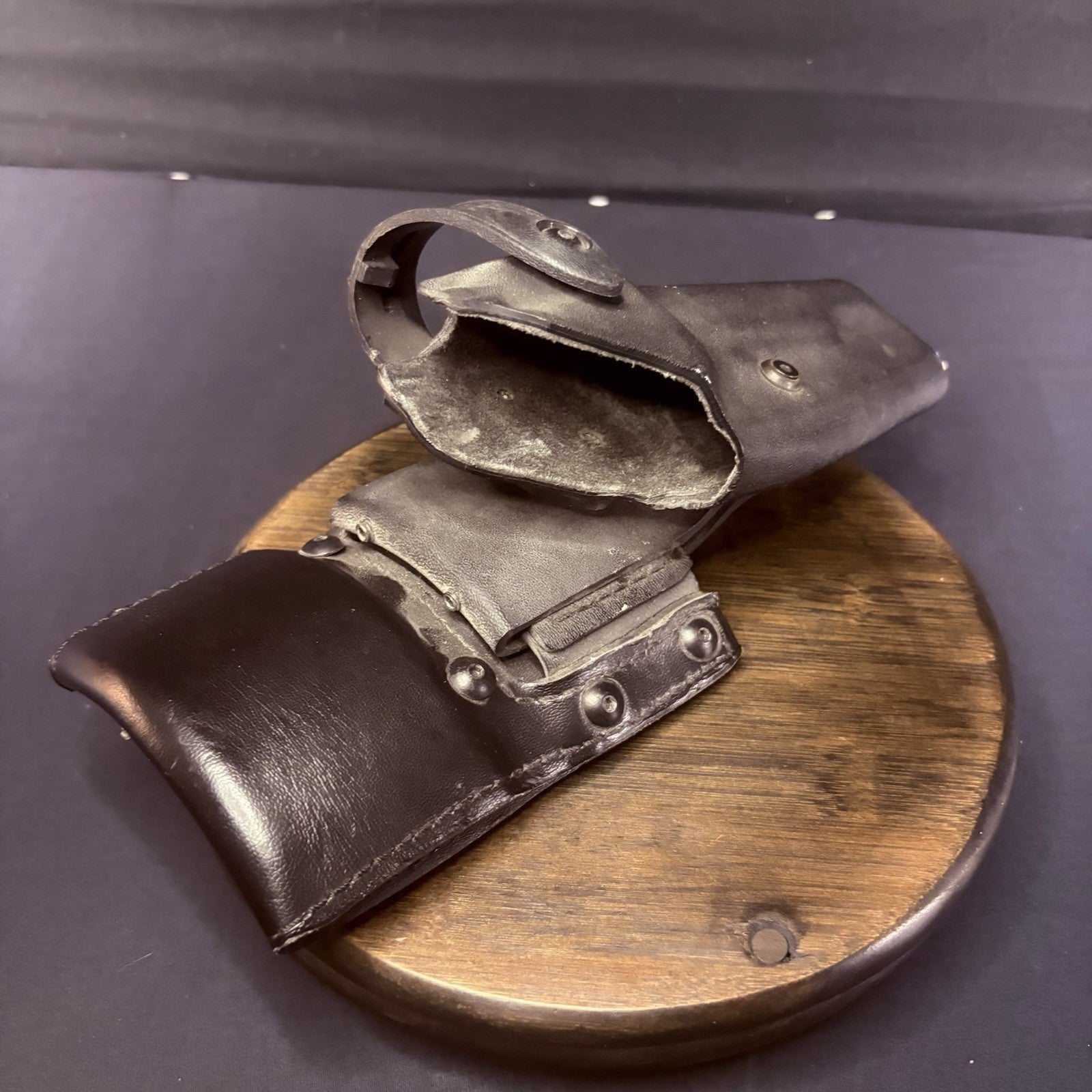 Safariland Low Ride Holster with Leather 325 Adapter w/Locking Retention Strap16