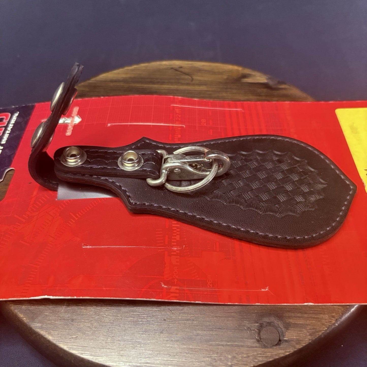 Safariland Key Keeper Model 168 Key Ring Basketweave w/Chrome Double Snap Holder3