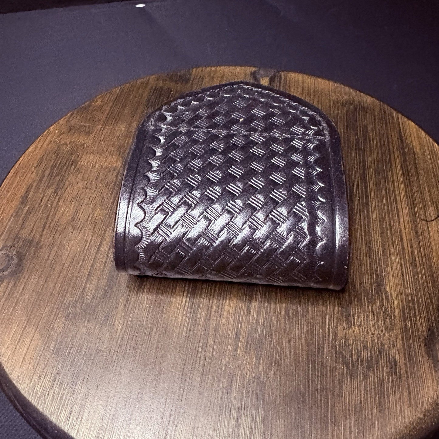 Aker 500 Handcuff Case, Leather Black Basket Weave Round5