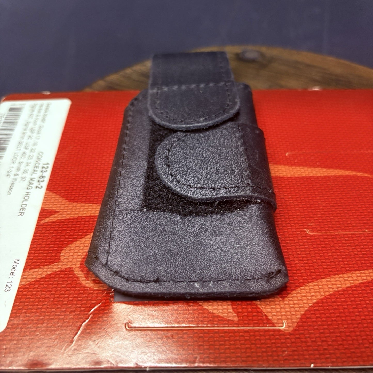Safariland 123 Horizontal Single Magazine Holder Leather GLOCK 17, Beretta, S&W8