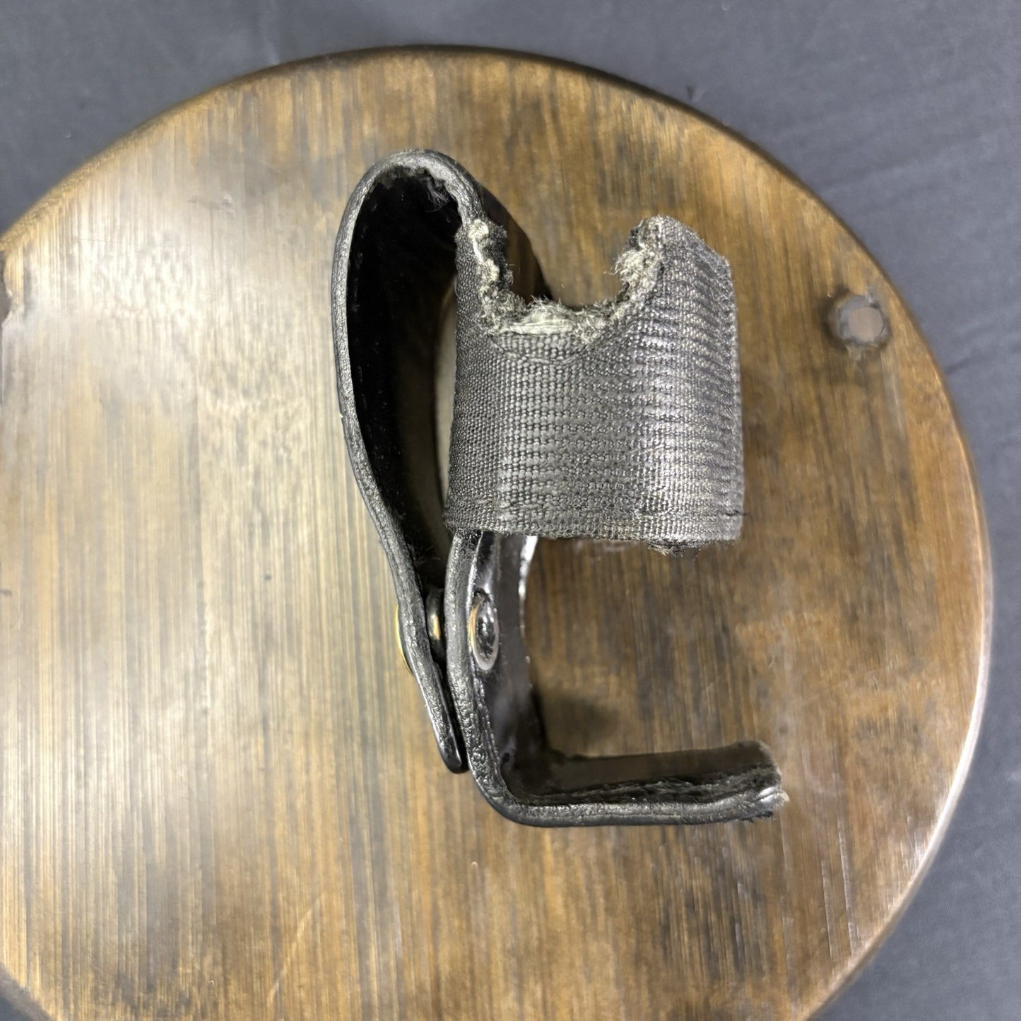 Aker Universal Radio Holder, Black Plain Leather4