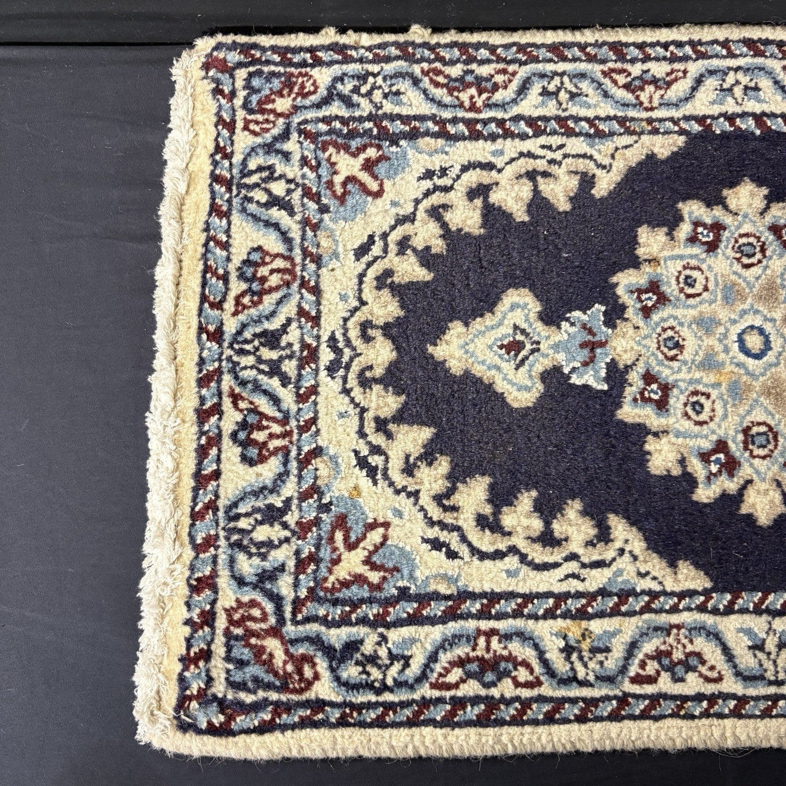 Rug Hand Knotted Medallion Rug 24x15" 40X60cm 132KPSI Semi-Antique1