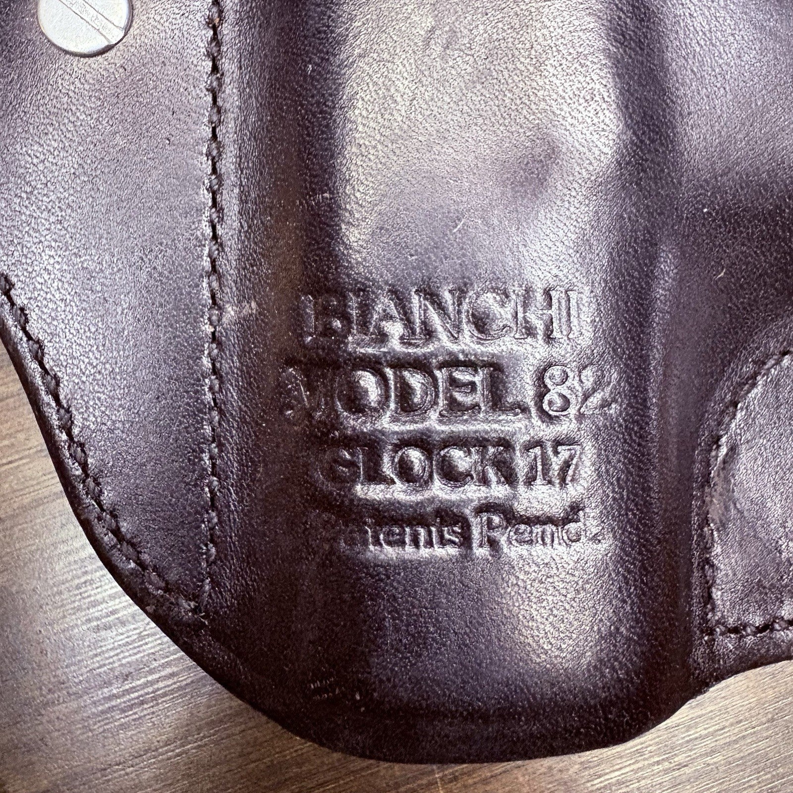 Bianchi 82 Carrylok GLOCK 17 Holster w/Auto Retention, Black Leather Concealed5