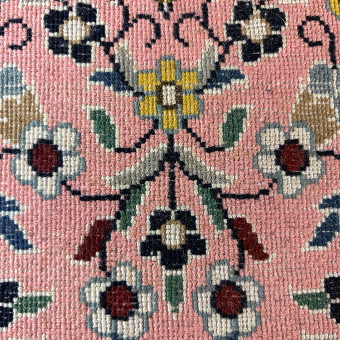 Heart Shape Pink Rug Flower Hand Knotted 13”x12” Very Rare 225KPSI20