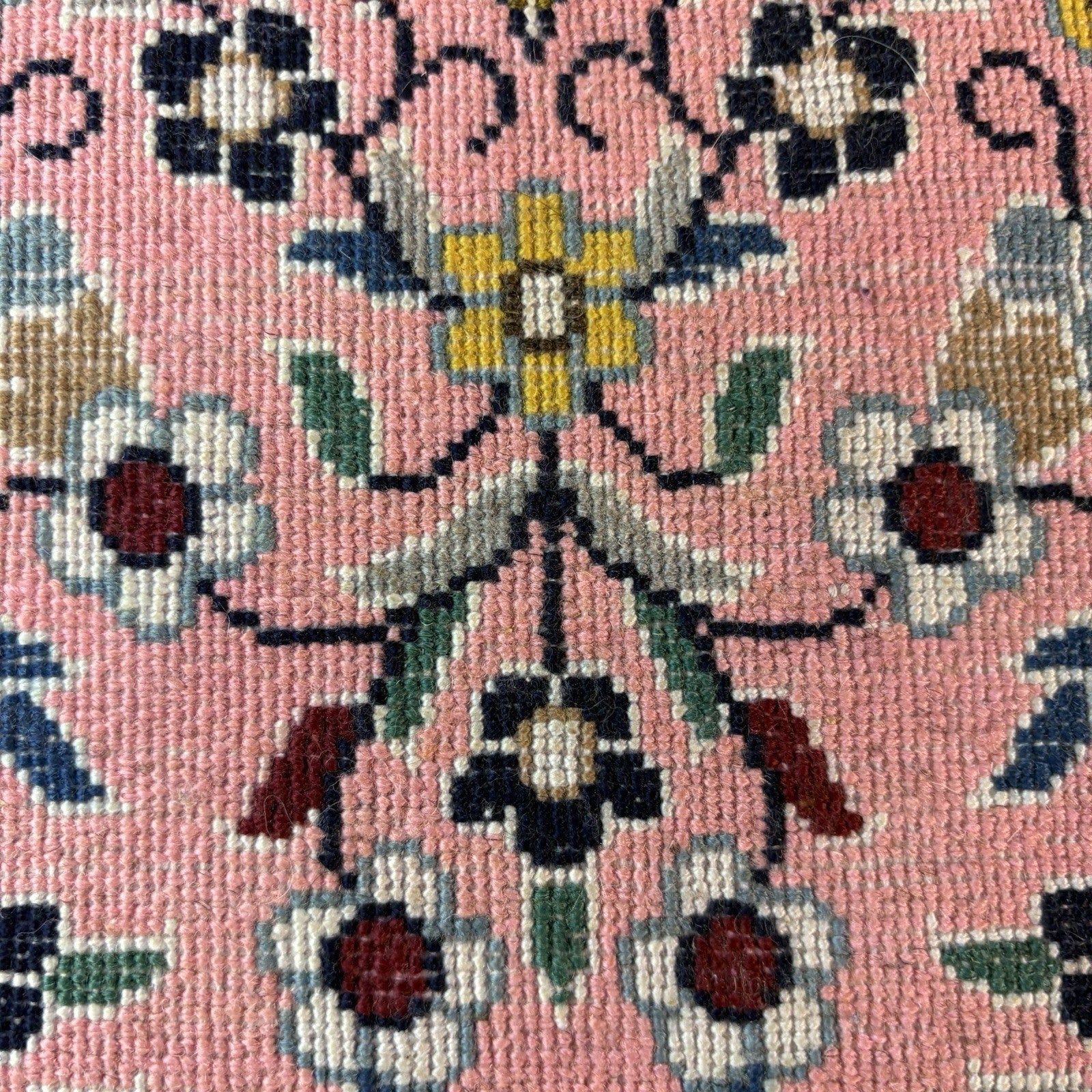 Heart Shape Pink Rug Flower Hand Knotted 13”x12” Very Rare 225KPSI20