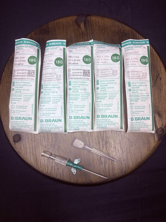 25PC Veterinary Introcan Saftey Winged FEP IV Catheter 18G x 1 1/40
