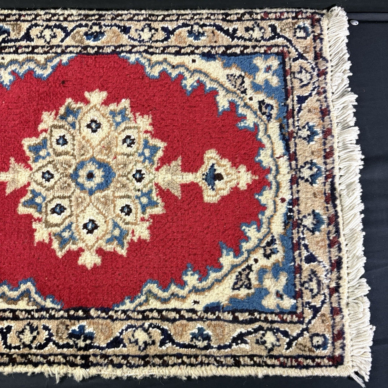 Persian Nain Rug Hand Knotted Red Medallion 2'x1' or 21"x16" or 40cm X 60cm3