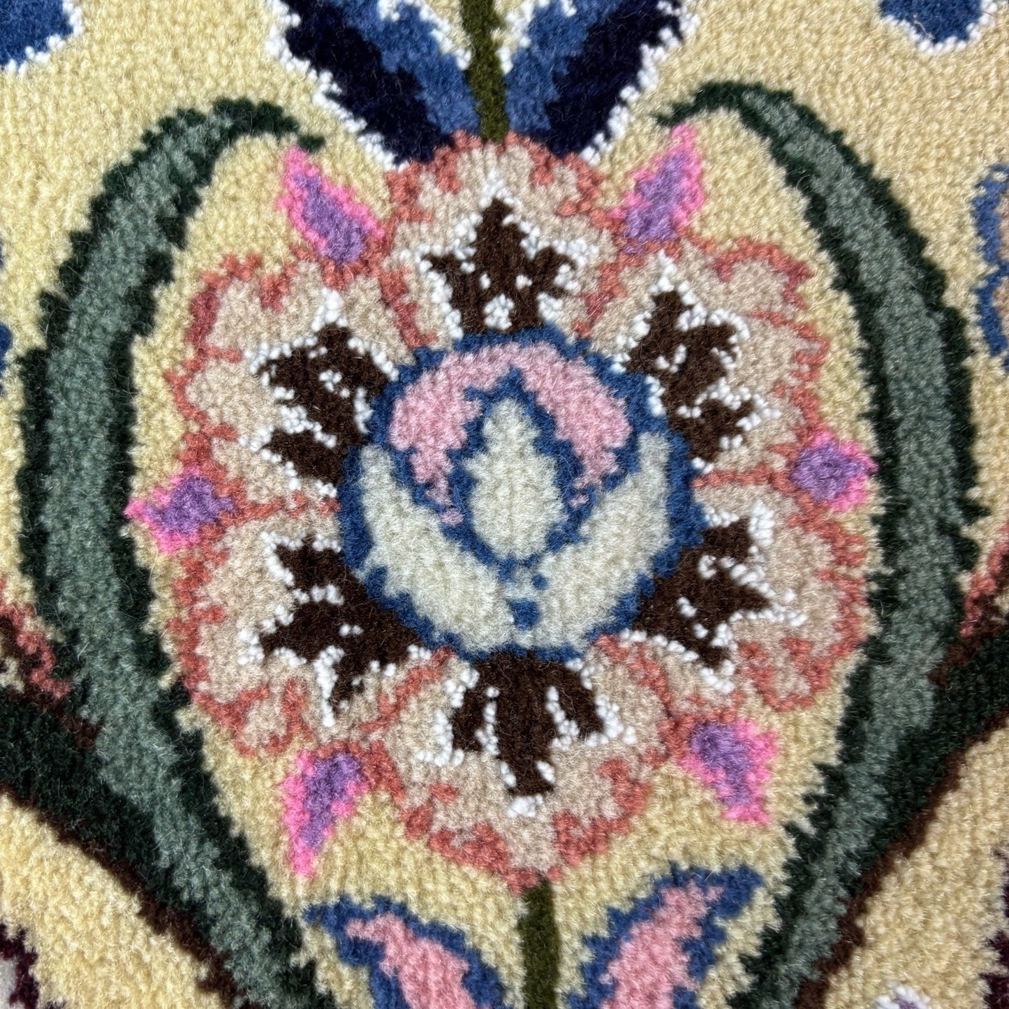 Round Flower Rug Yellow Hand Knotted Size 20”x20” Or 50cm X 50cm11