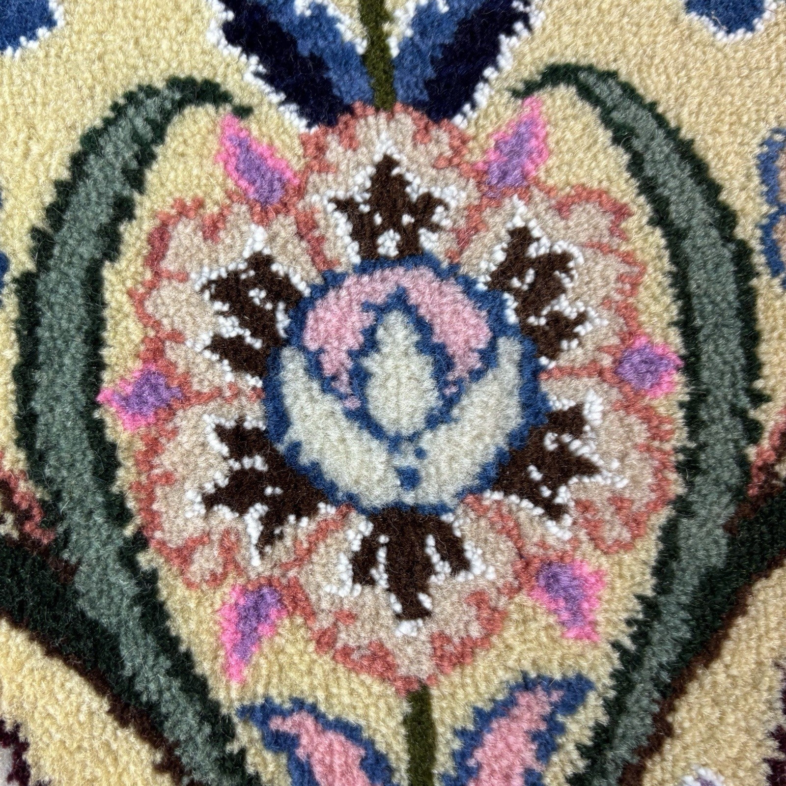 Round Flower Rug Yellow Hand Knotted Size 20”x20” Or 50cm X 50cm11