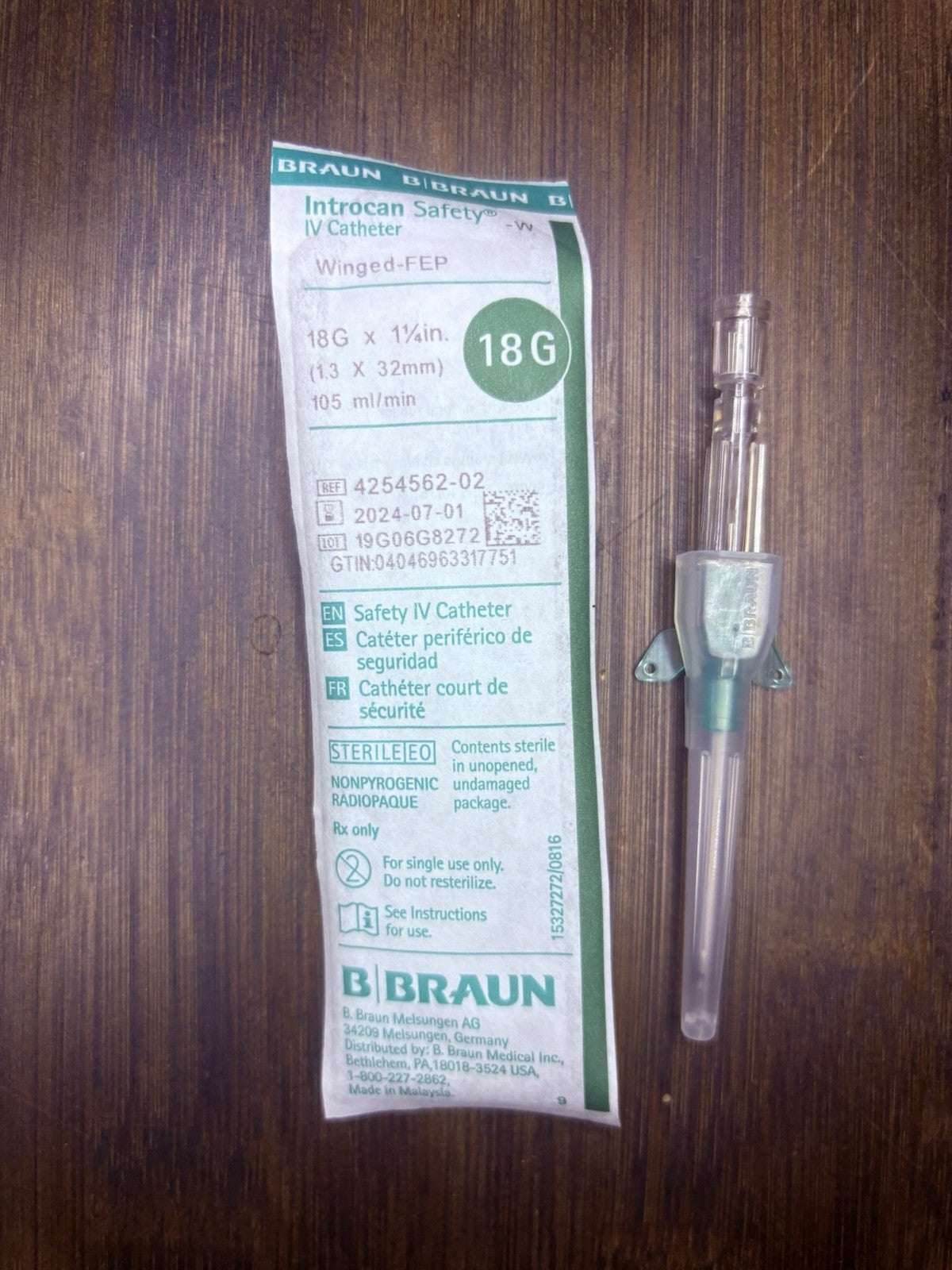 25PC Veterinary Introcan Saftey Winged FEP IV Catheter 18G x 1 1/42