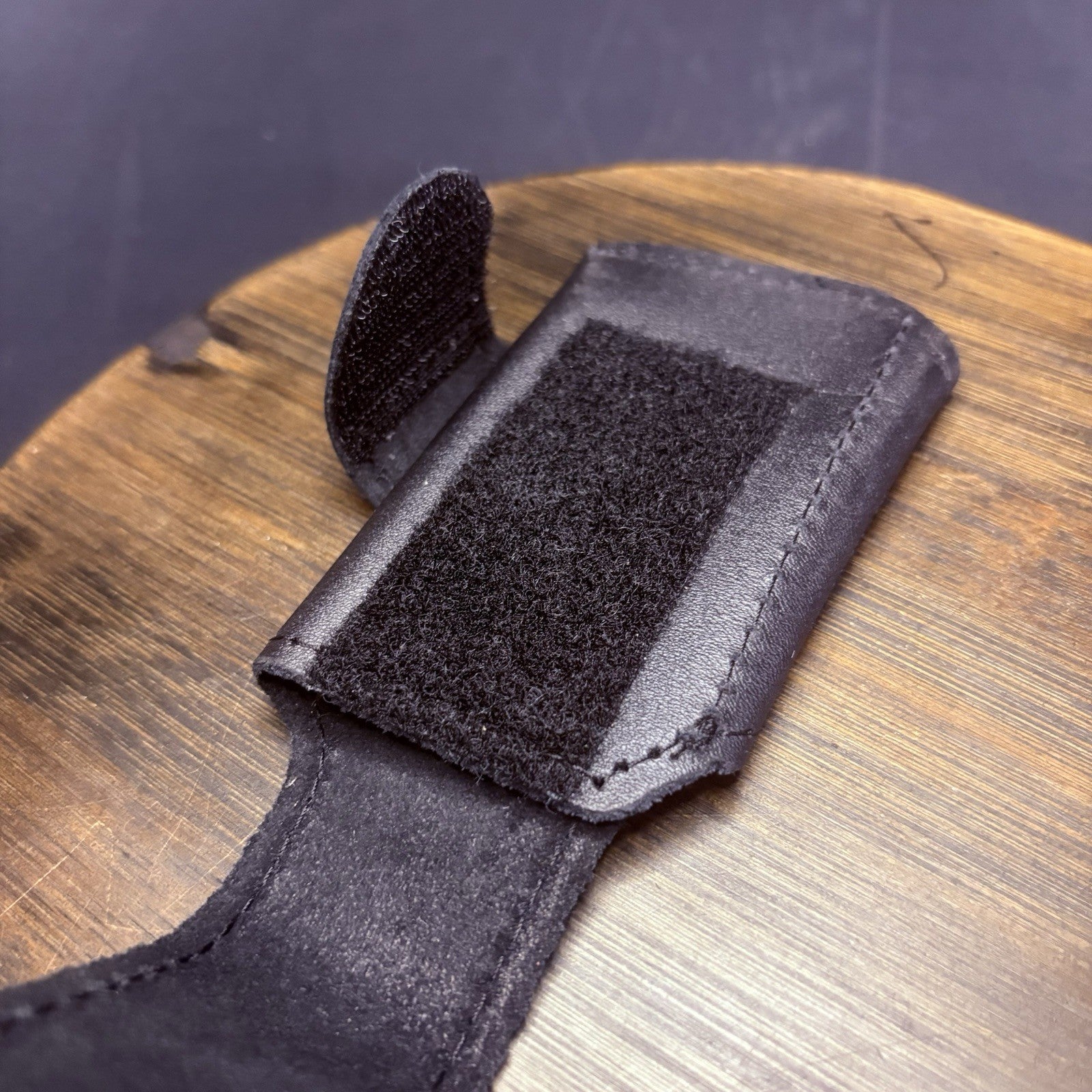 Safariland 123 Horizontal Single Magazine Holder Leather GLOCK 17, Beretta, S&W12