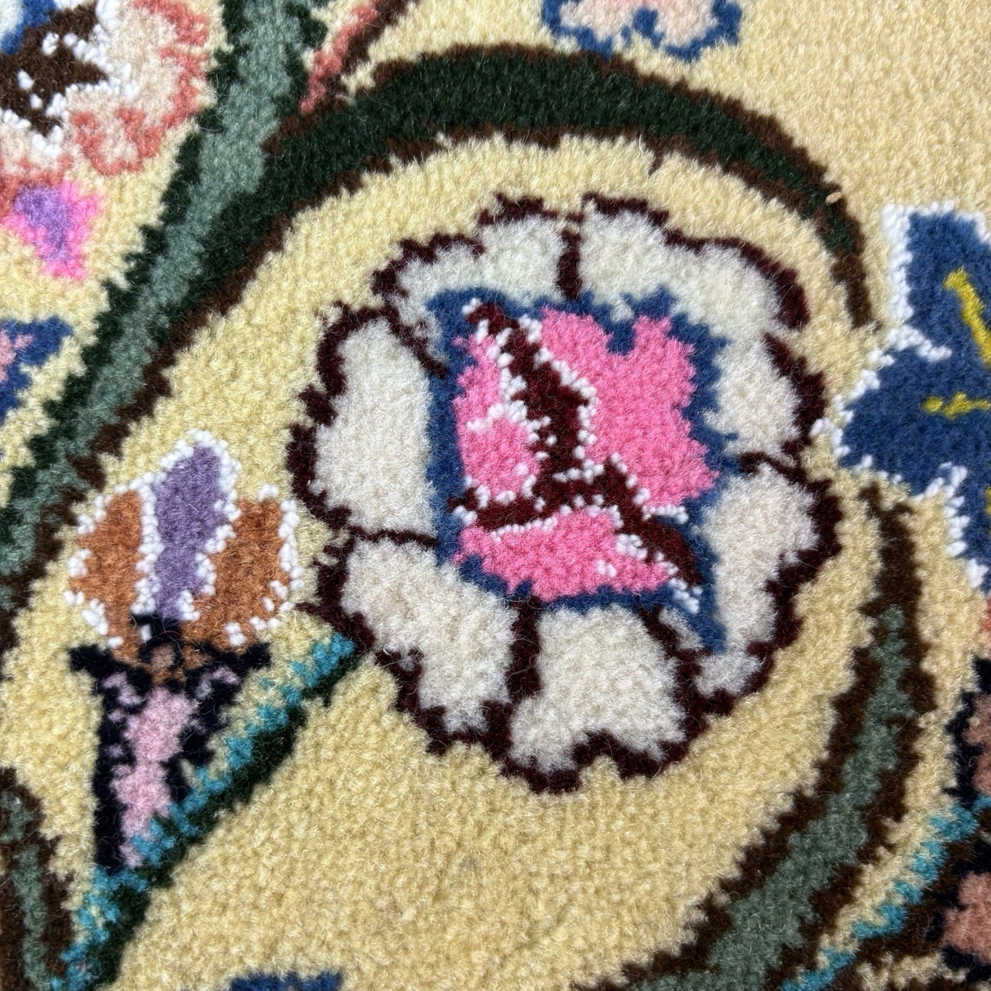 Persian Nain Round Flower Rug Yellow Hand Knotted Size 20”x20” Or 50cm X 50cm8