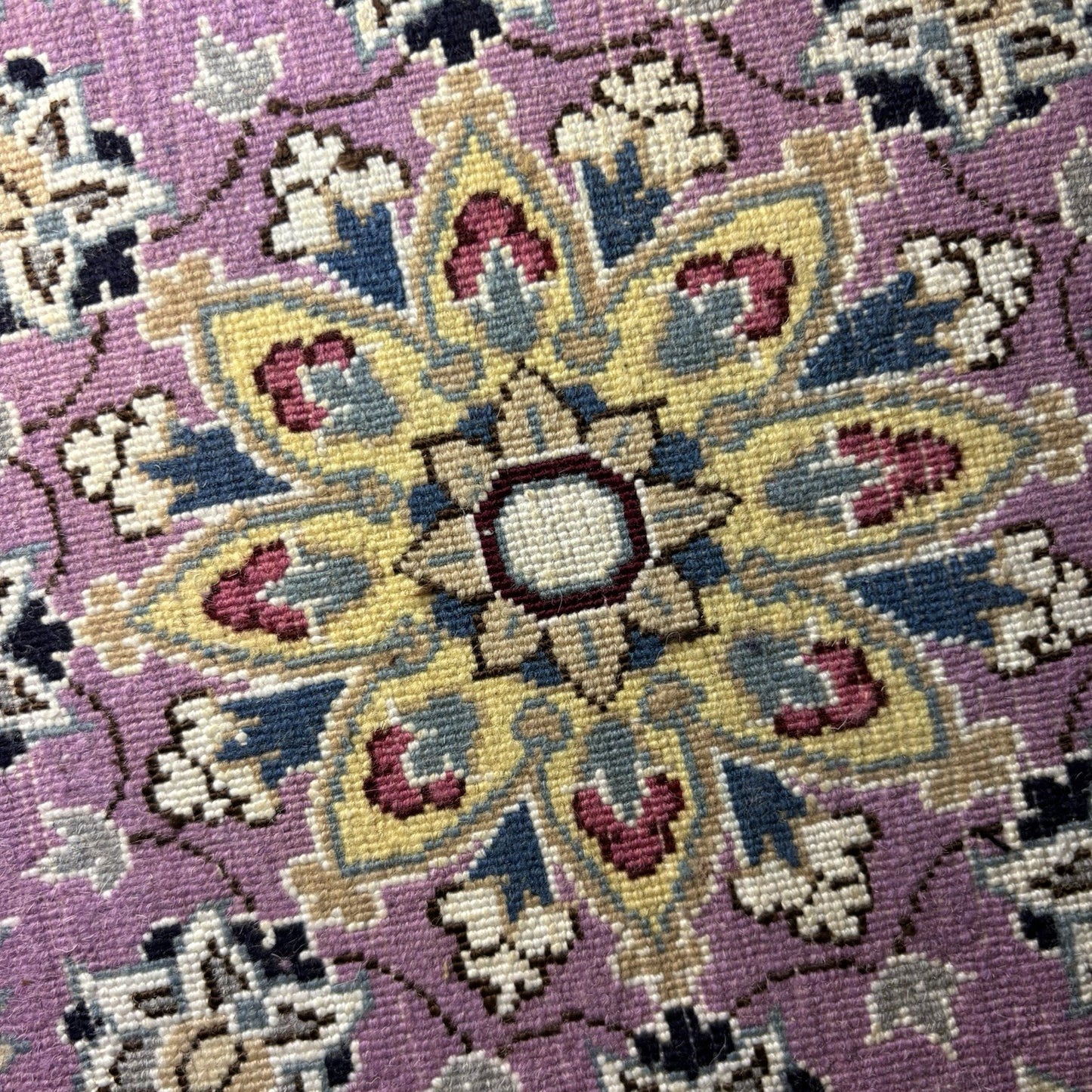 Persian Nain Round Rug Purple Medallion Rug Hand Knotted Size 15”x15” Or 38cm11
