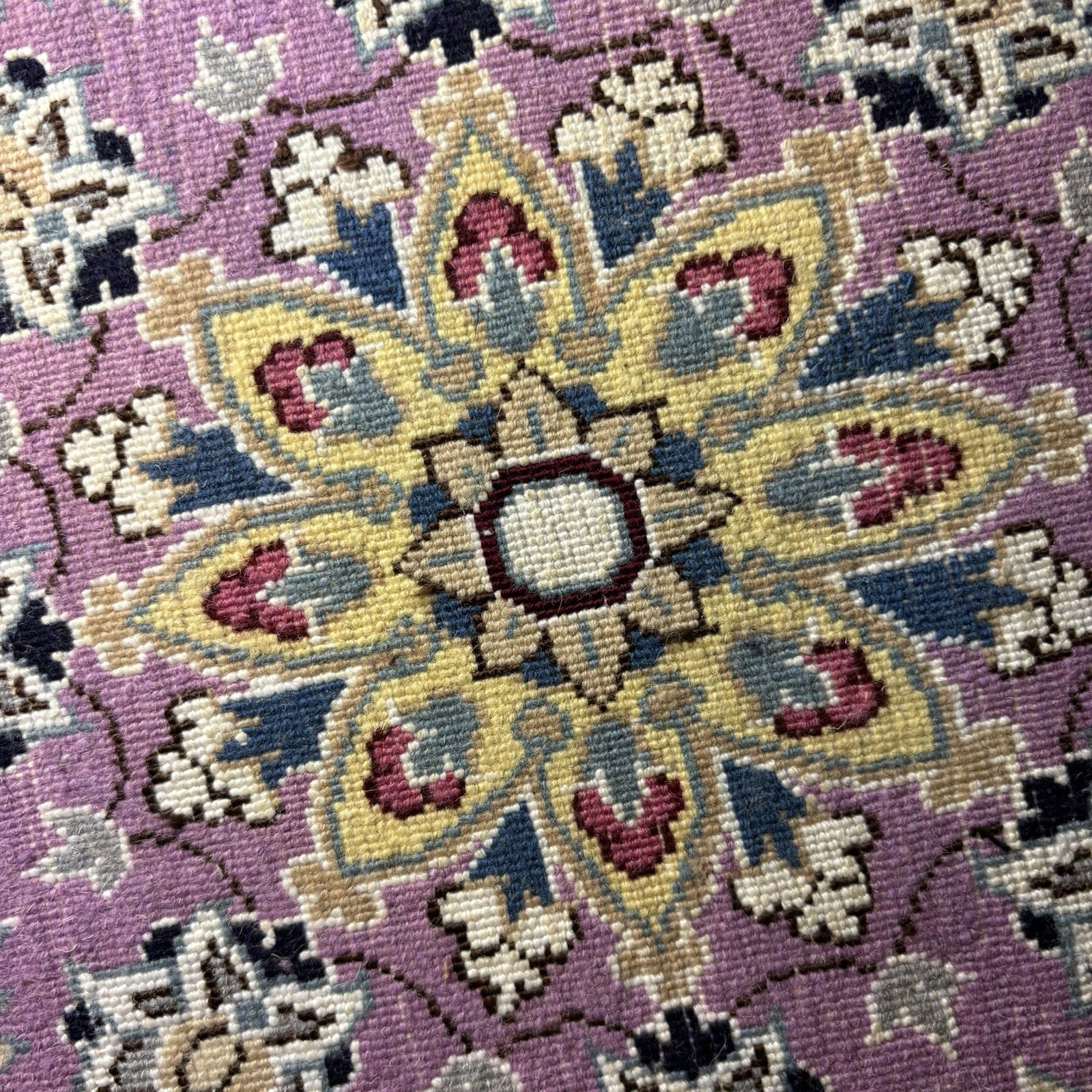 Persian Nain Round Rug Purple Medallion Rug Hand Knotted Size 15”x15” Or 38cm11