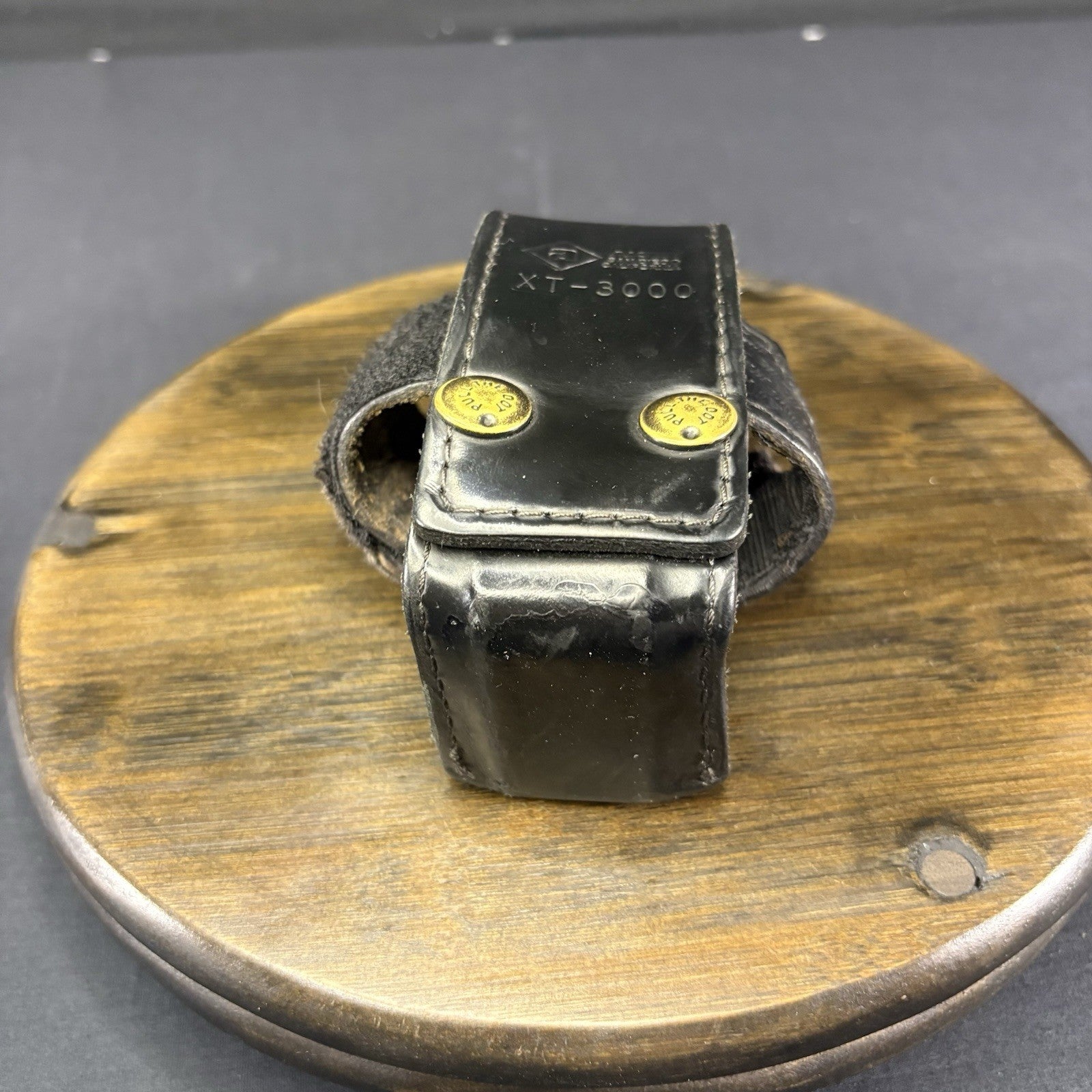 Aker Universal Radio Holder, Basket Weave Leather4